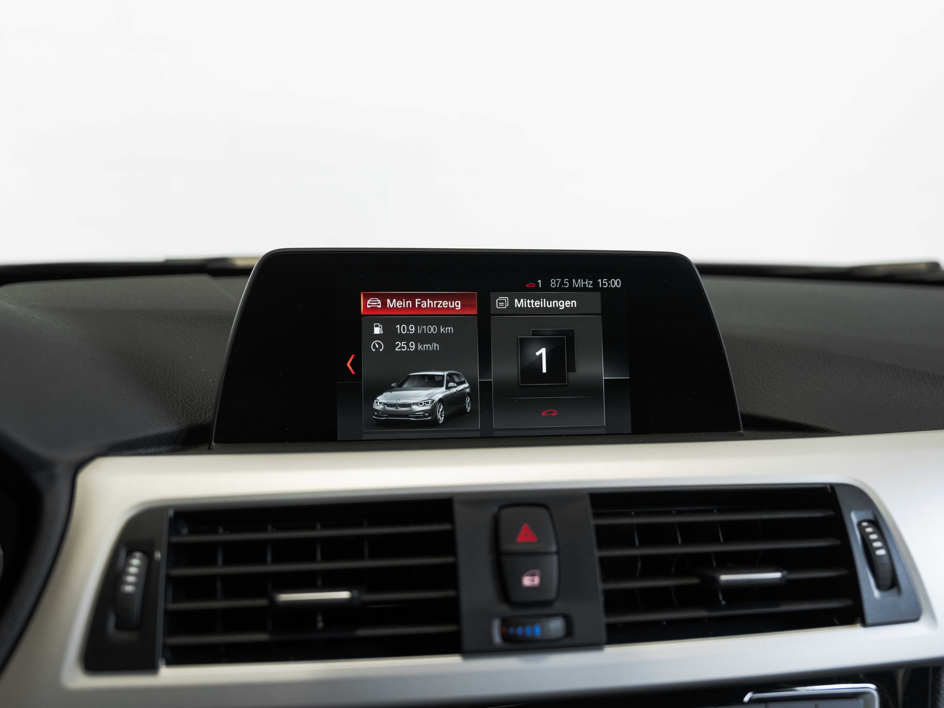 BMW 320i xDrive Touring-image-34