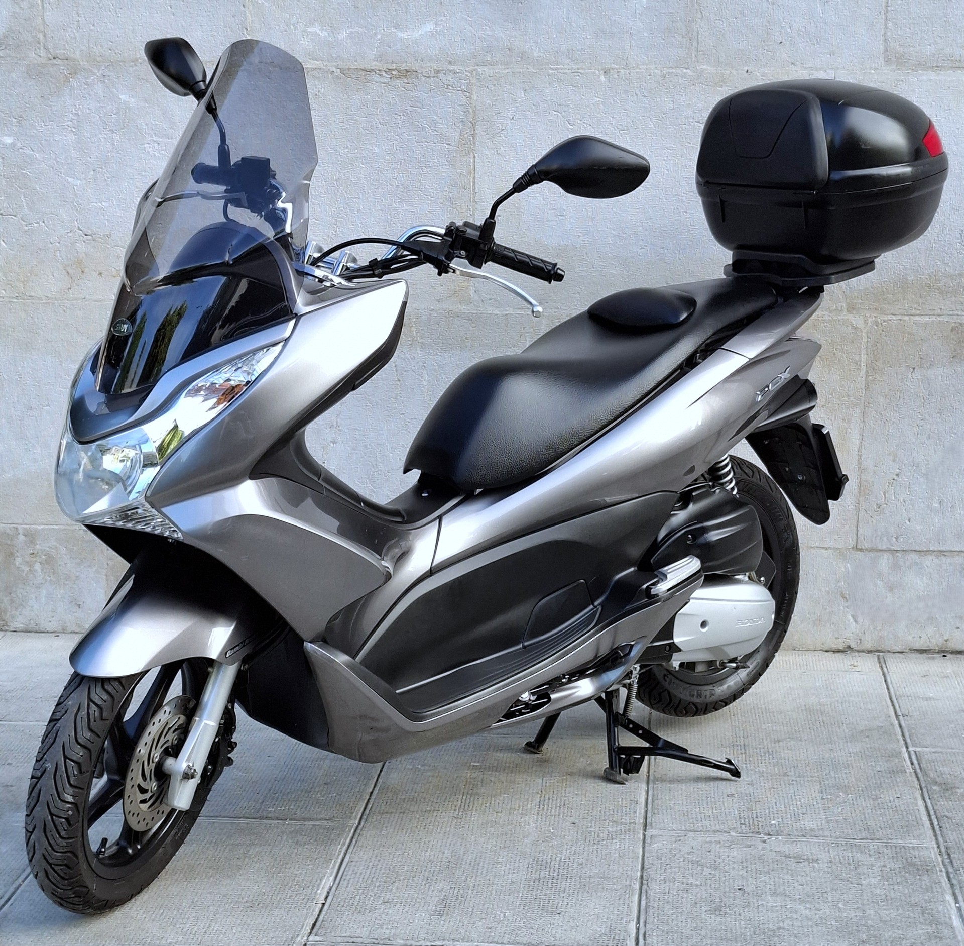 HONDA PCX 125 i-showroom-element-3