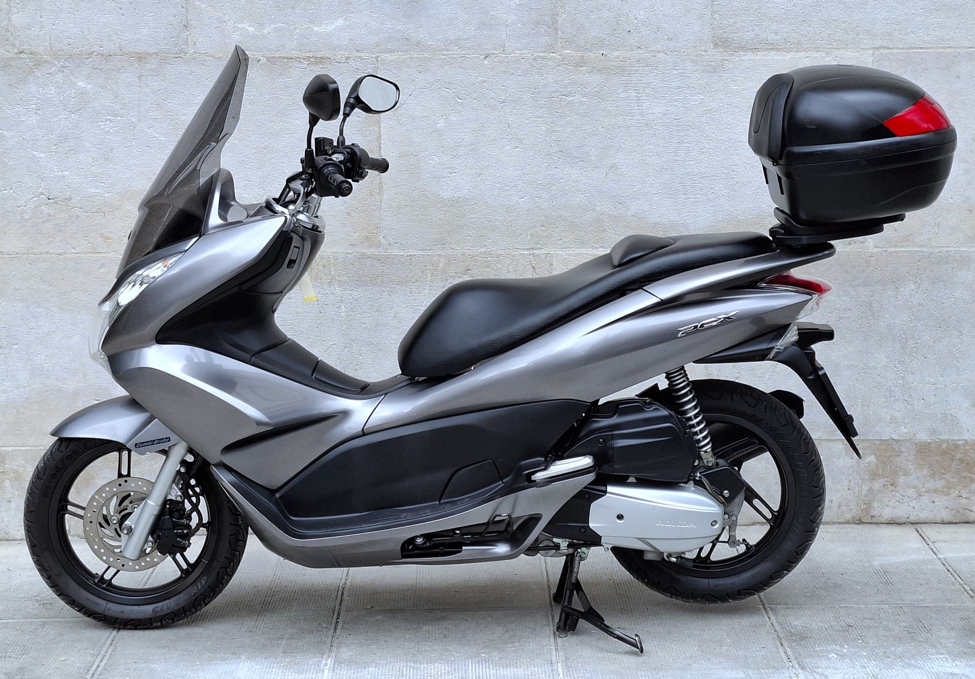 HONDA PCX 125 i-showroom-element-2