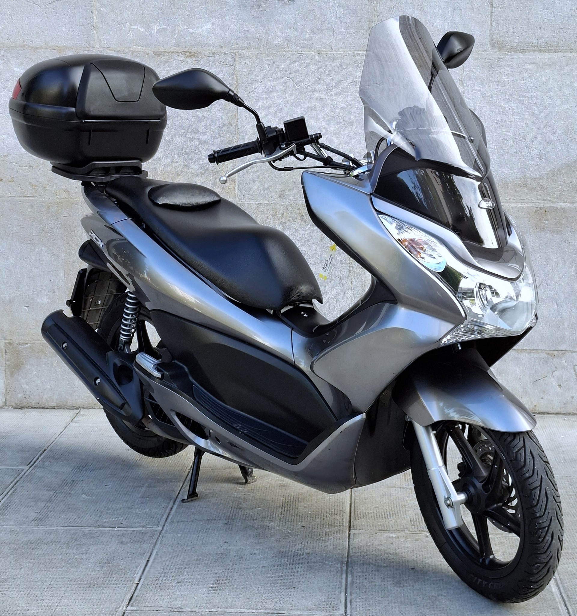 HONDA PCX 125 i-showroom-element-1