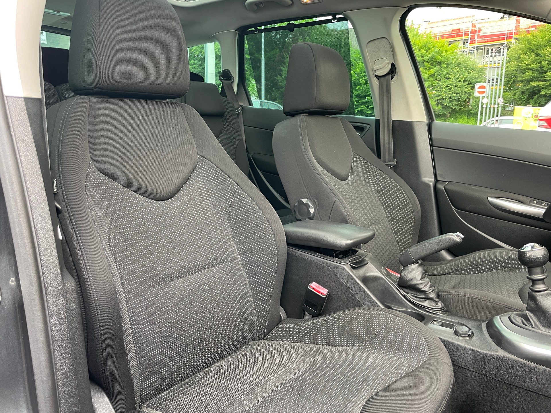 PEUGEOT 308 SW 1.6 16V Turbo Sport Pack-image-17
