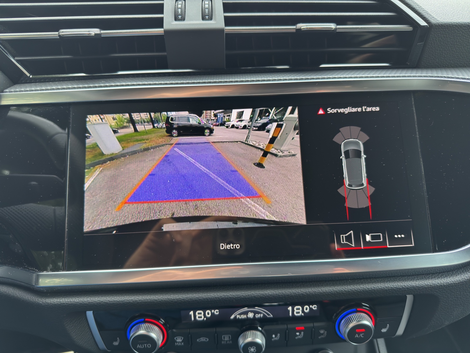 AUDI Q3 35 TFSI S line Attraction S-tronic-image-14