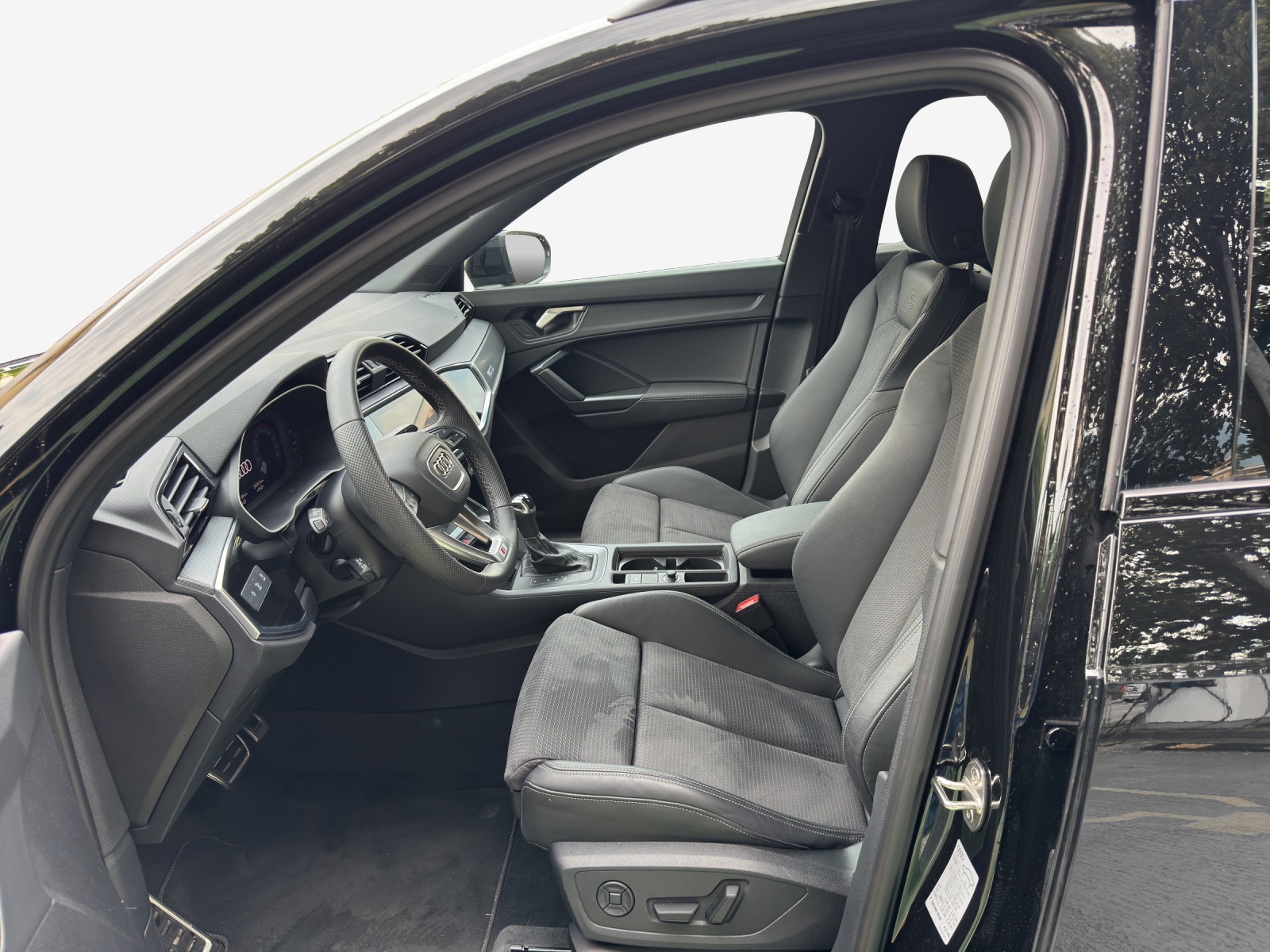 AUDI Q3 35 TFSI S line Attraction S-tronic-image-7