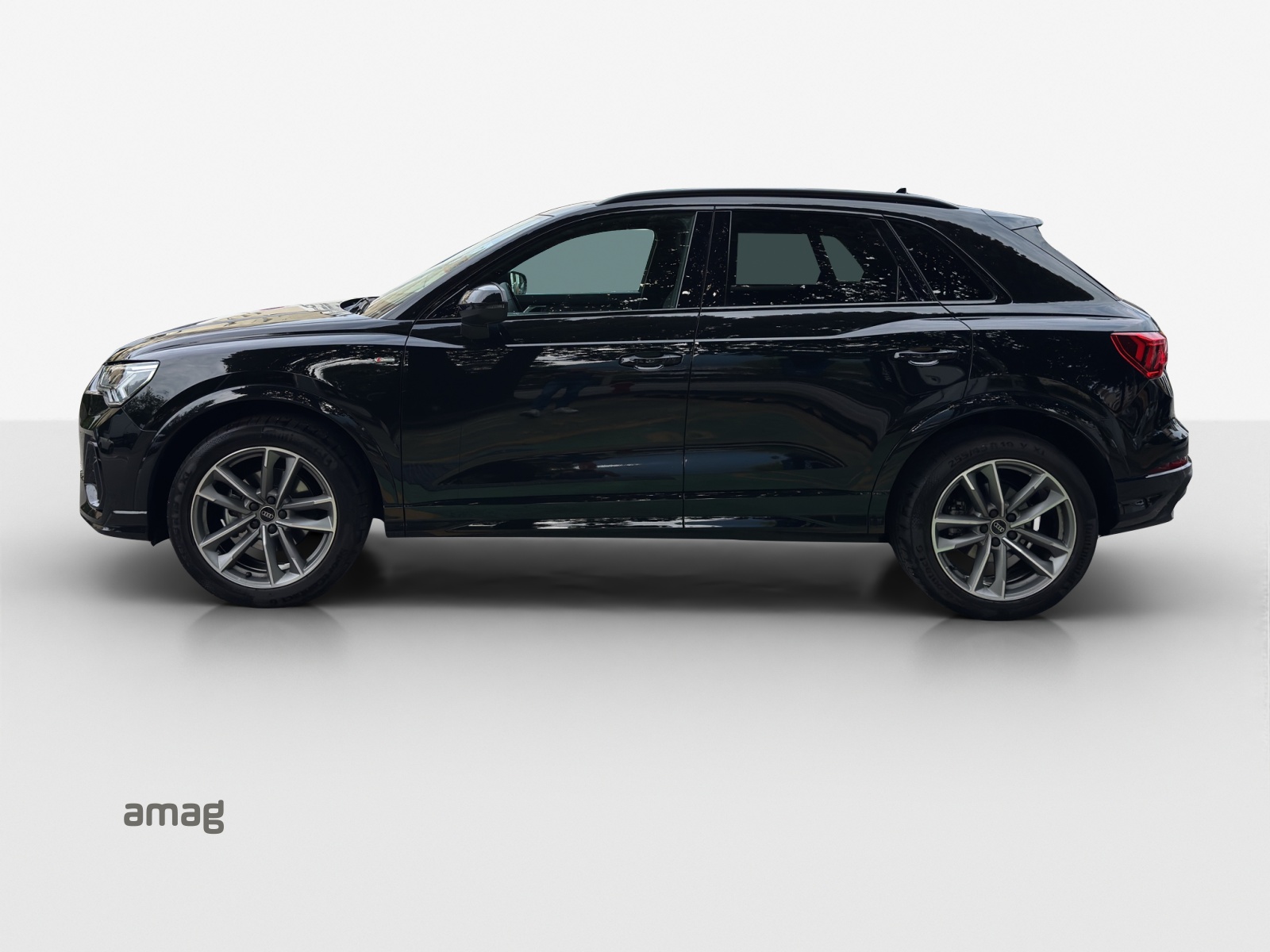 AUDI Q3 35 TFSI S line Attraction S-tronic-image-1