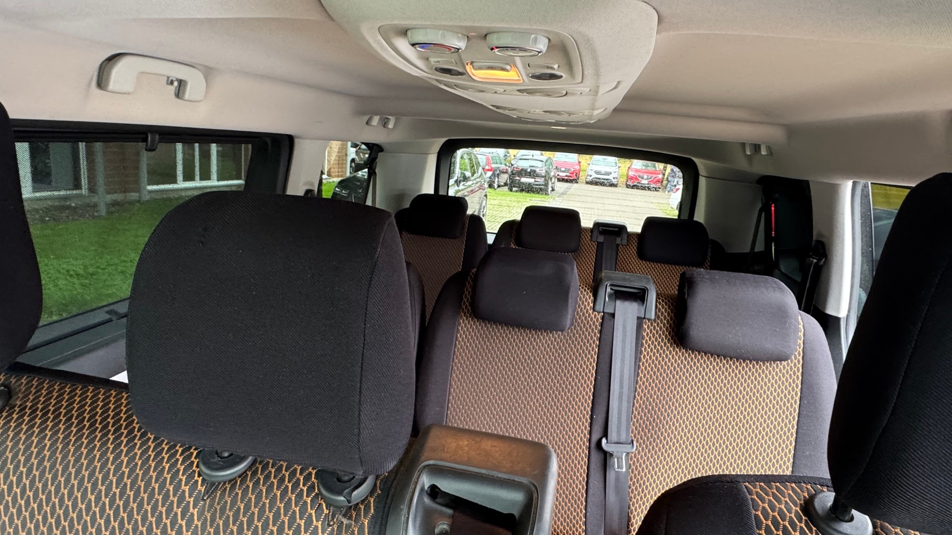 CITROEN Spacetourer 2.0 BlueHDi Business M-image-8