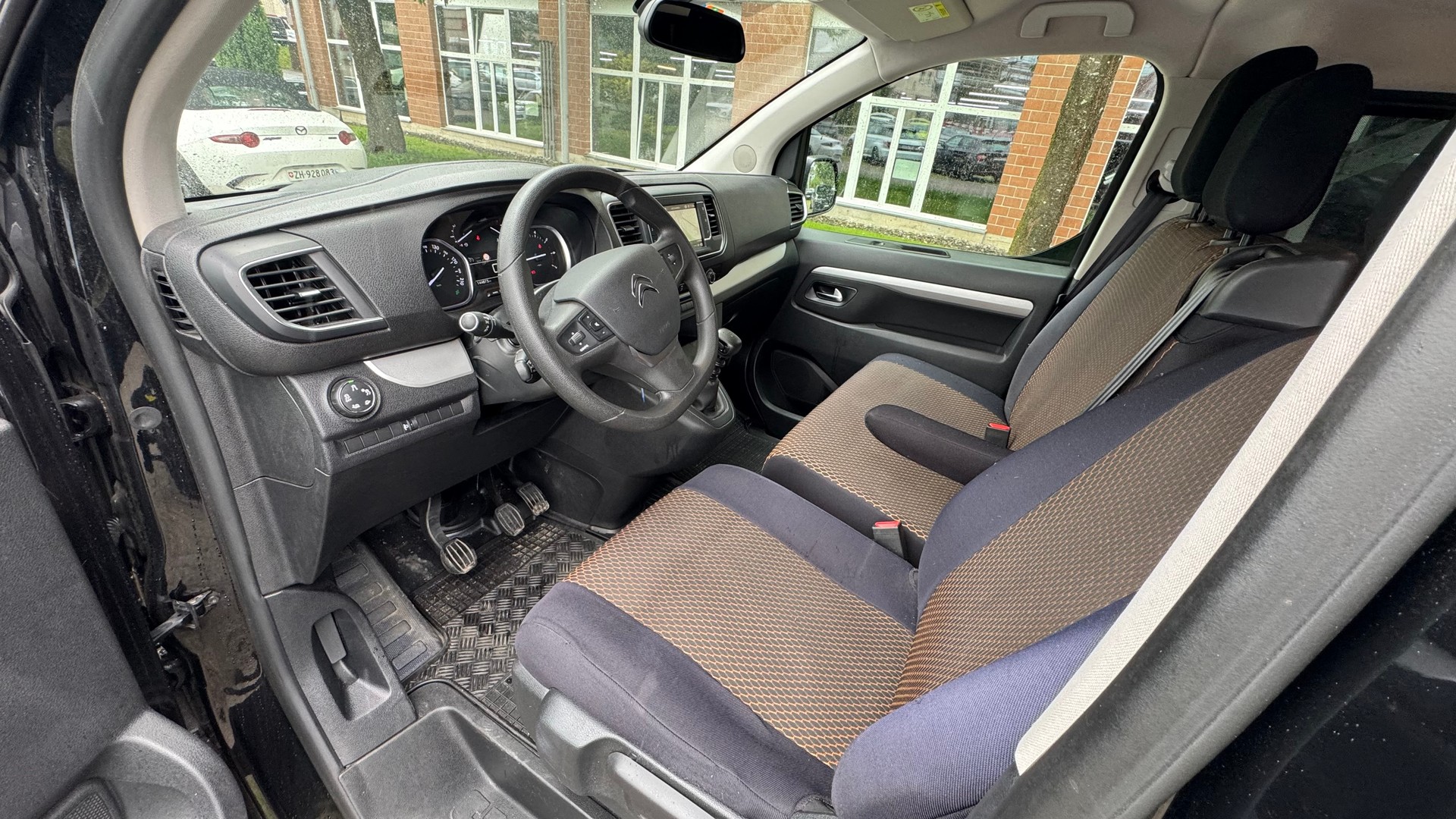 CITROEN Spacetourer 2.0 BlueHDi Business M-image-4