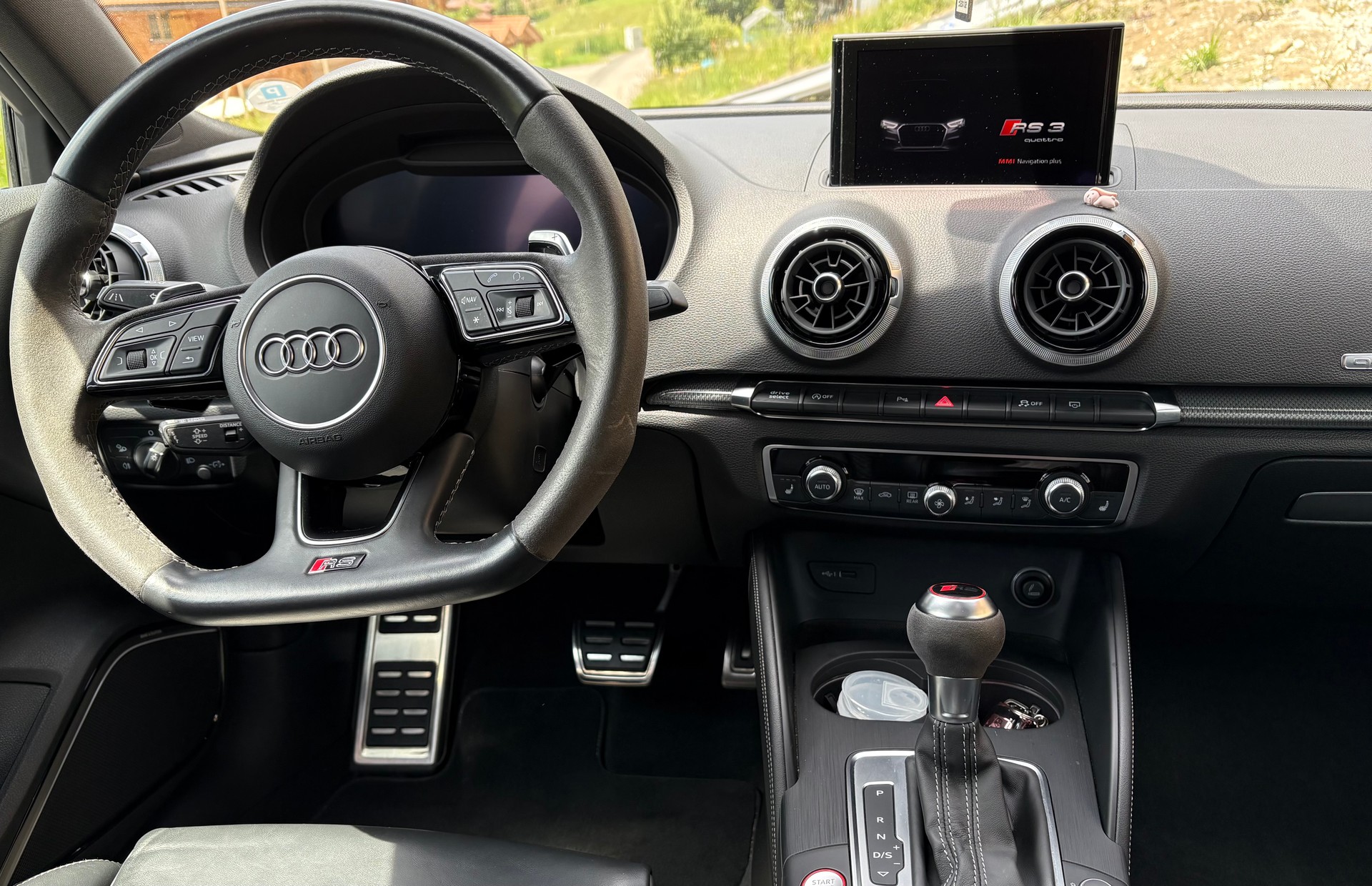 AUDI 2.5 T FSI quattro S-Tronic-image-1
