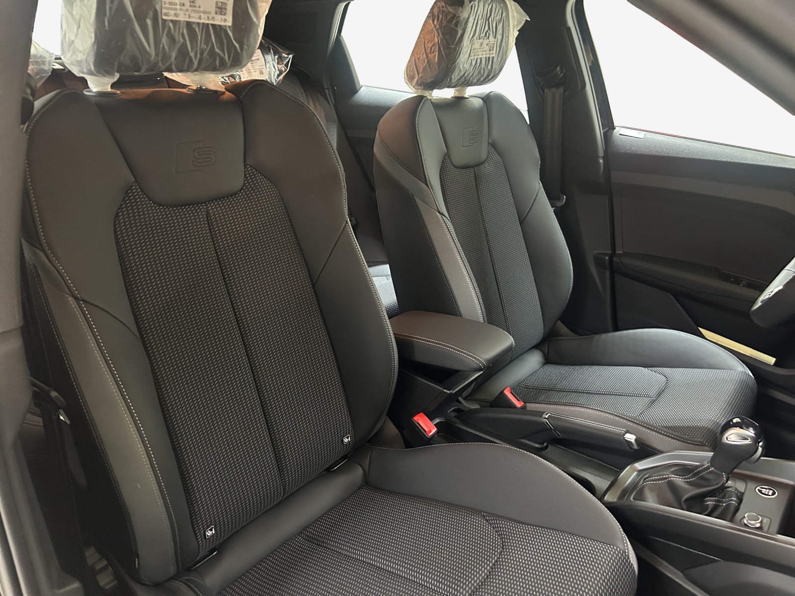 AUDI A1 Sportback 30 TFSI Attraction S-tronic-image-14