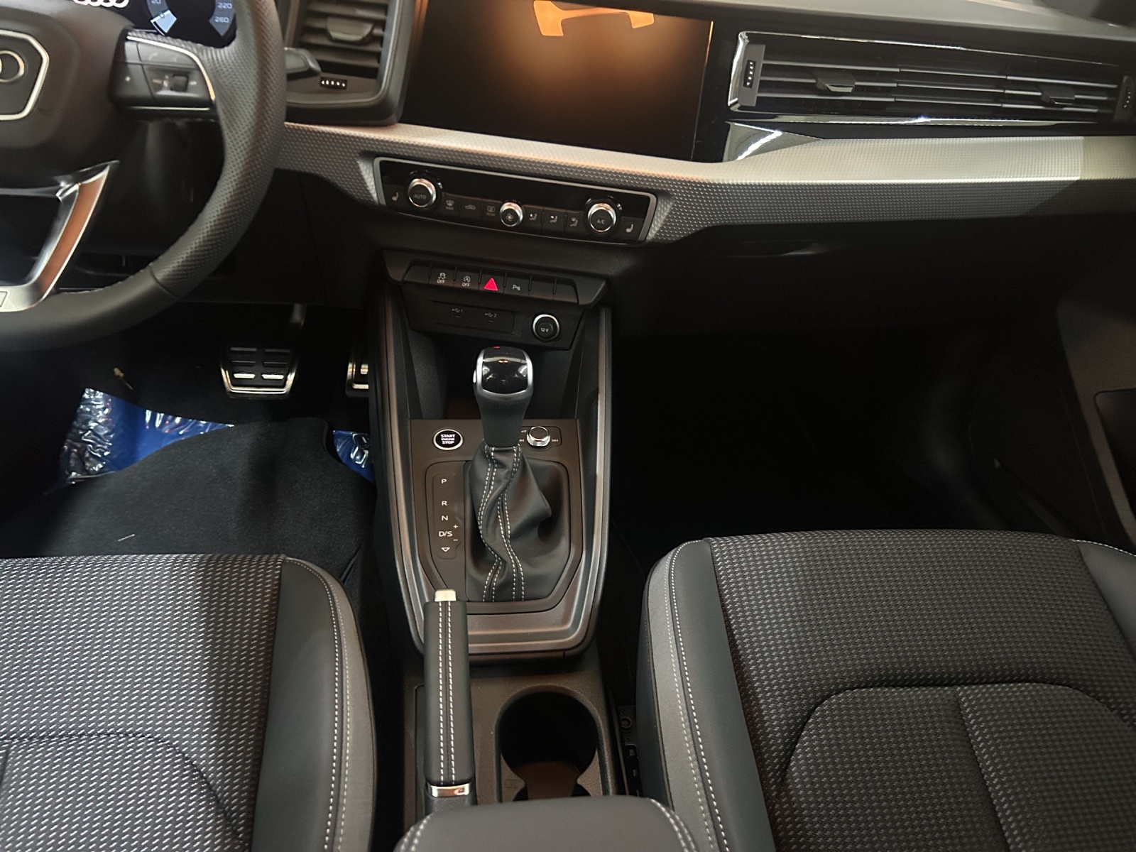 AUDI A1 Sportback 30 TFSI Attraction S-tronic-image-10