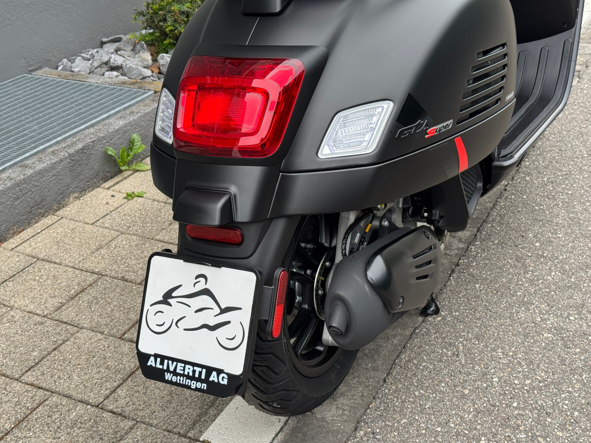 PIAGGIO Vespa GTS 125 Super Sport RST Euro 5+-image-15