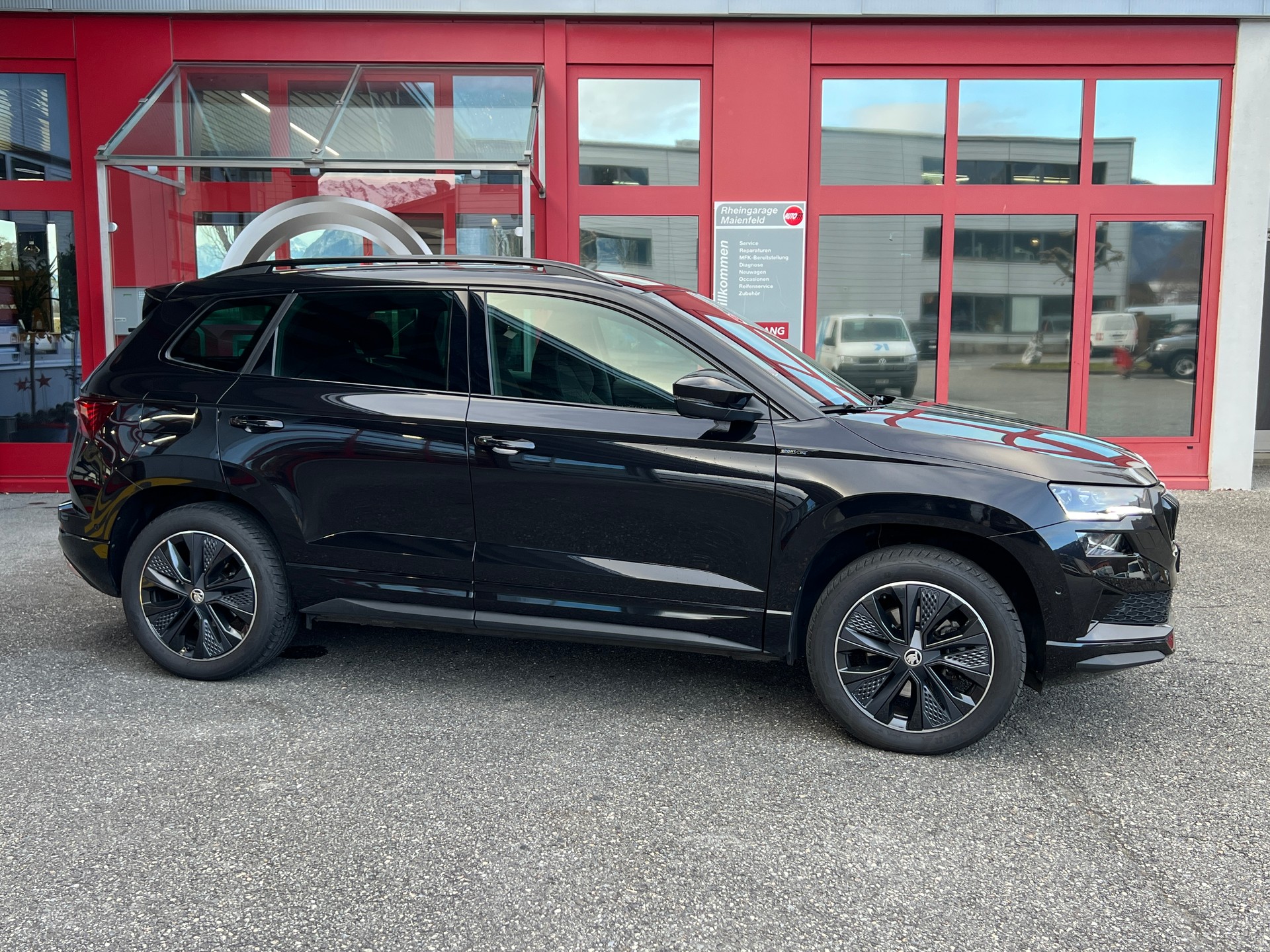 SKODA Karoq 2.0 TSI SportLine 4x4 DSG-image-1