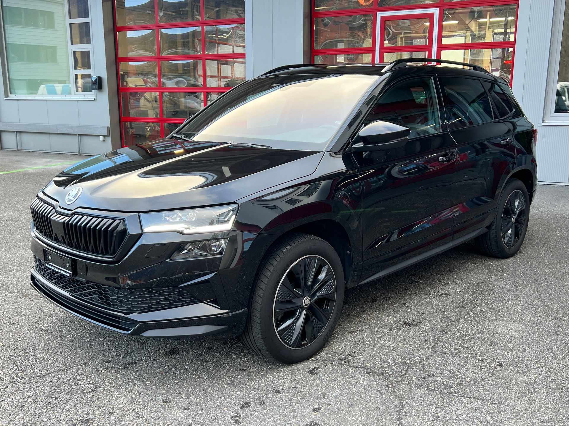 SKODA Karoq 2.0 TSI SportLine 4x4 DSG-image-2