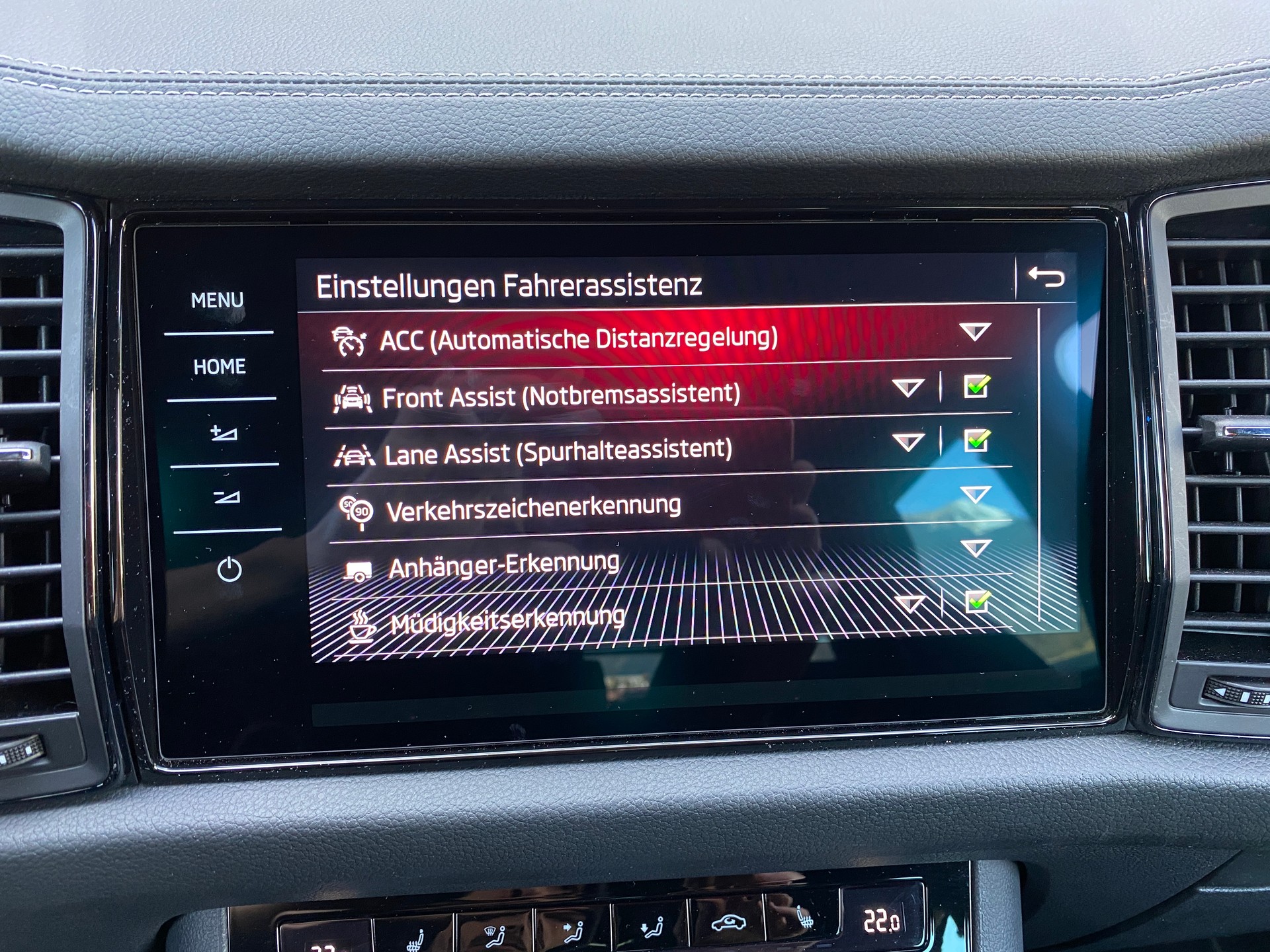 SKODA Karoq 2.0 TSI SportLine 4x4 DSG-image-12