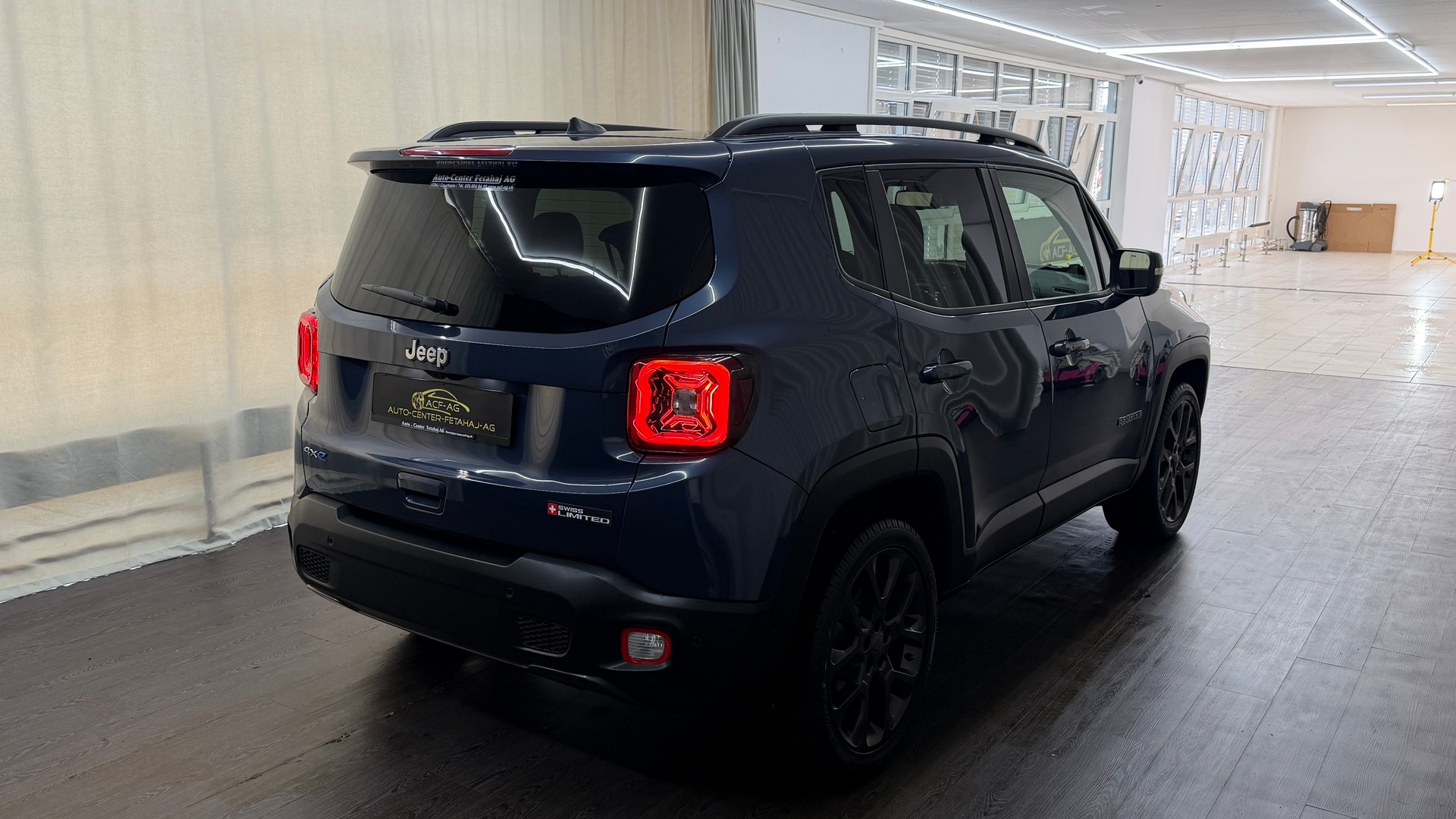 JEEP Renegade 1.3 T PHEV Swiss Limited Plus Sky AWD-image-3
