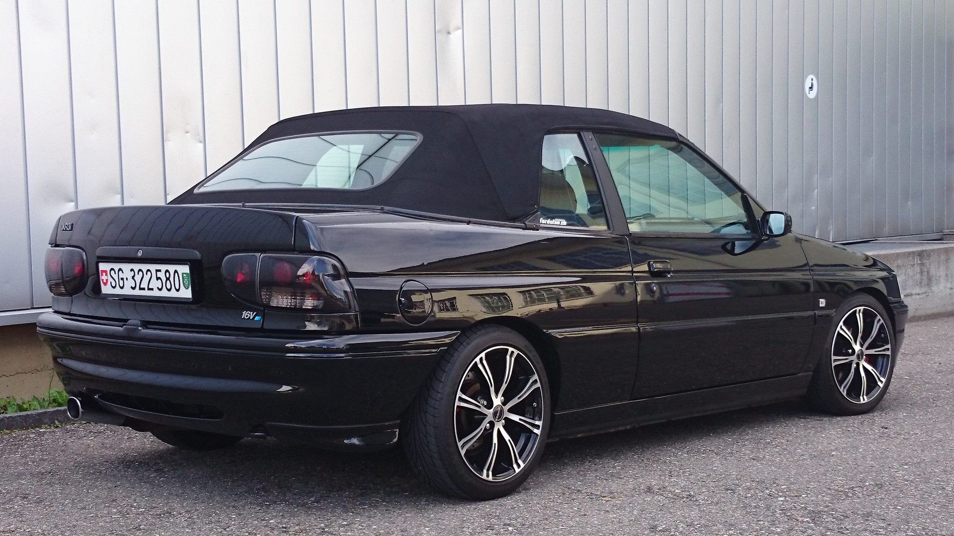 FORD 1.8i 16V XR3i Cabrio-image-1