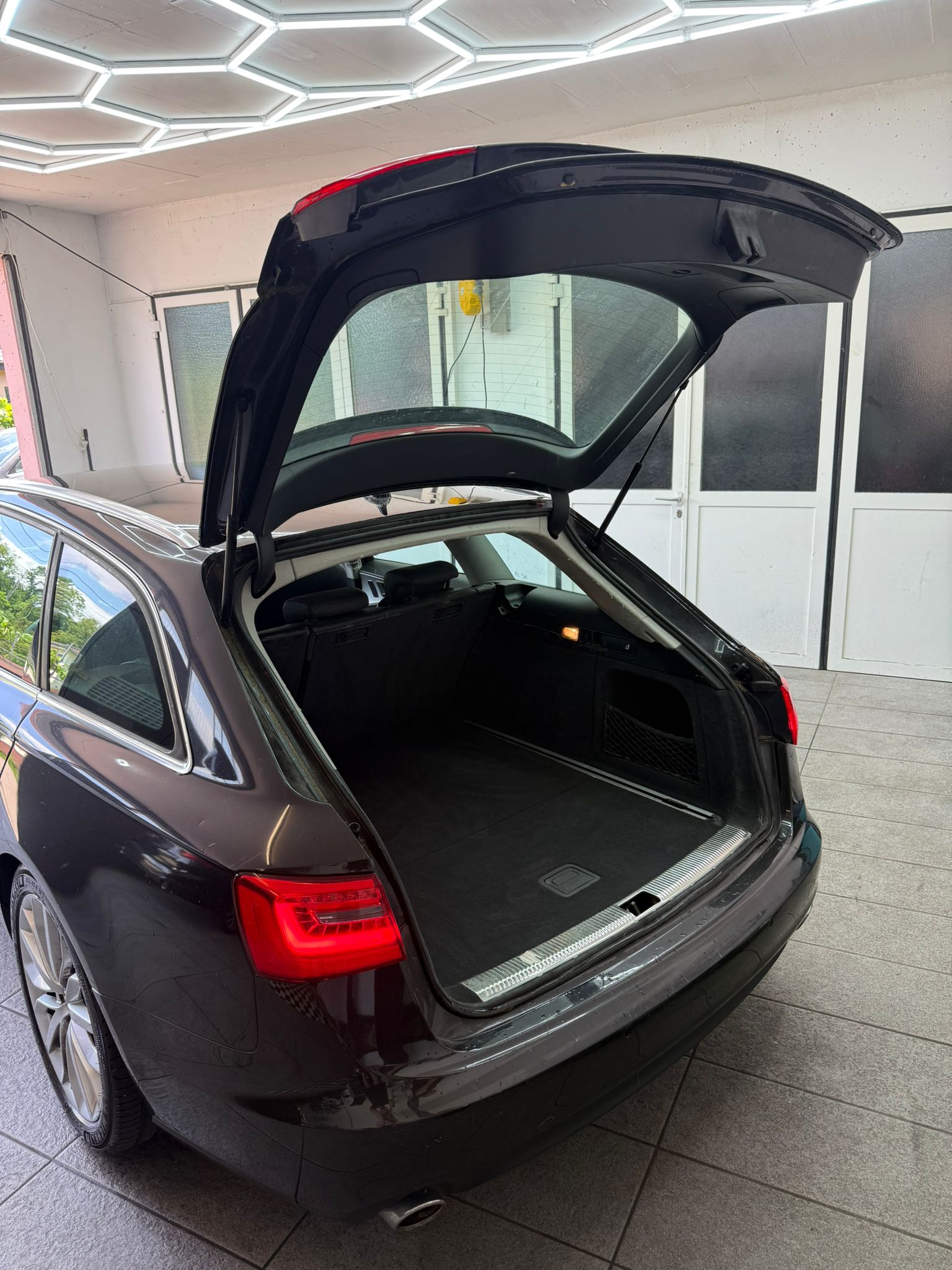 AUDI A6 Avant 3.0 TDI V6 clean diesel quattro S-tronic-image-3