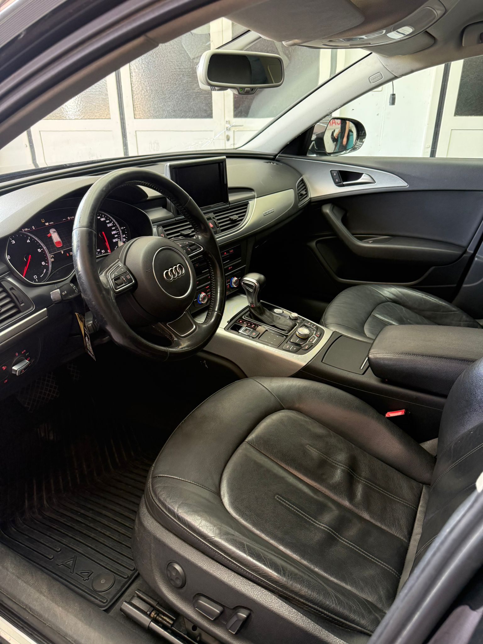 AUDI A6 Avant 3.0 TDI V6 clean diesel quattro S-tronic-image-4