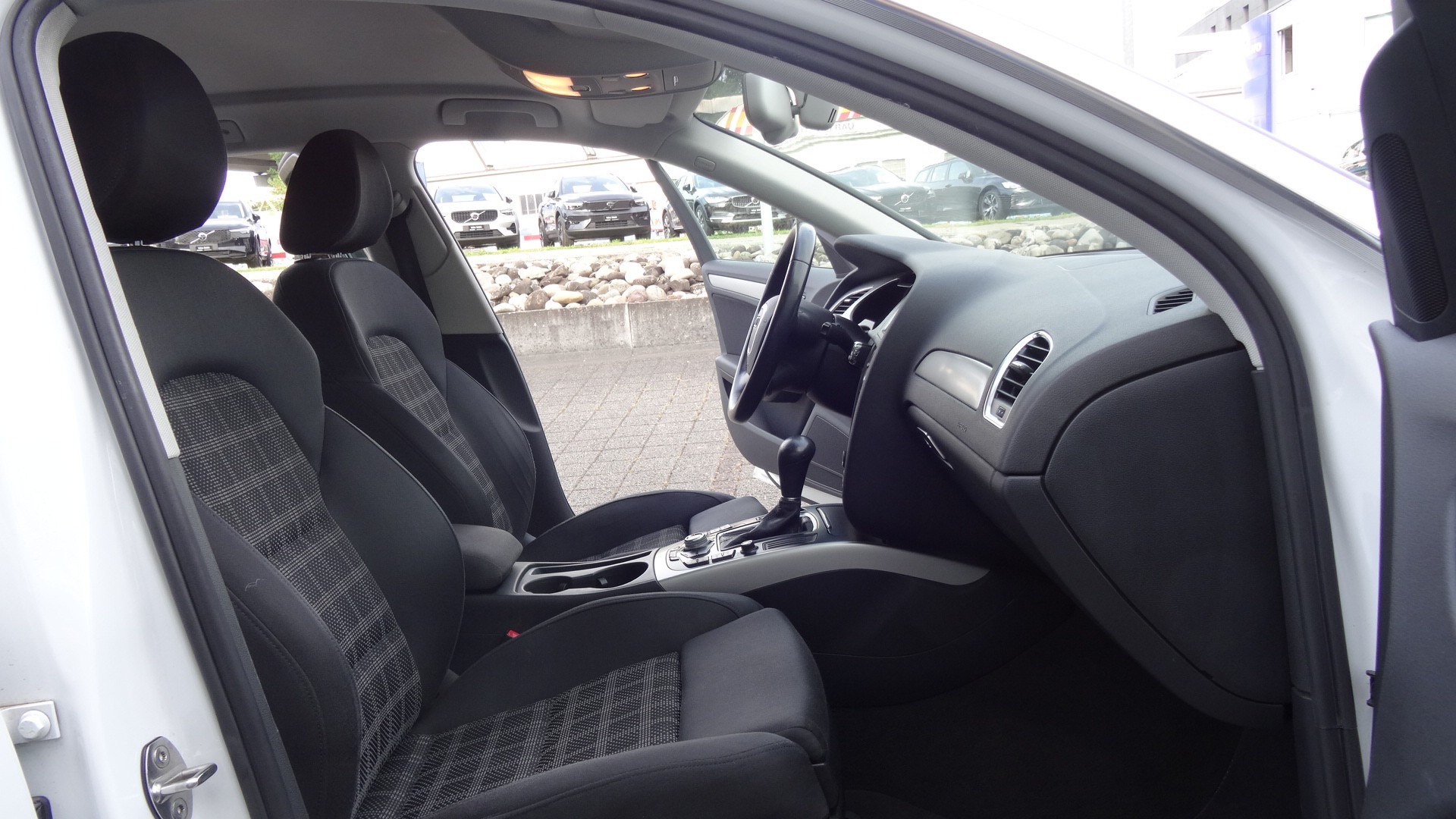 AUDI A4 Avant 2.0 TFSI Style multitronic-image-13
