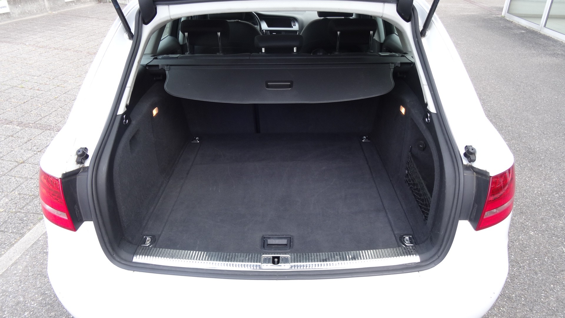 AUDI A4 Avant 2.0 TFSI Style multitronic-image-10