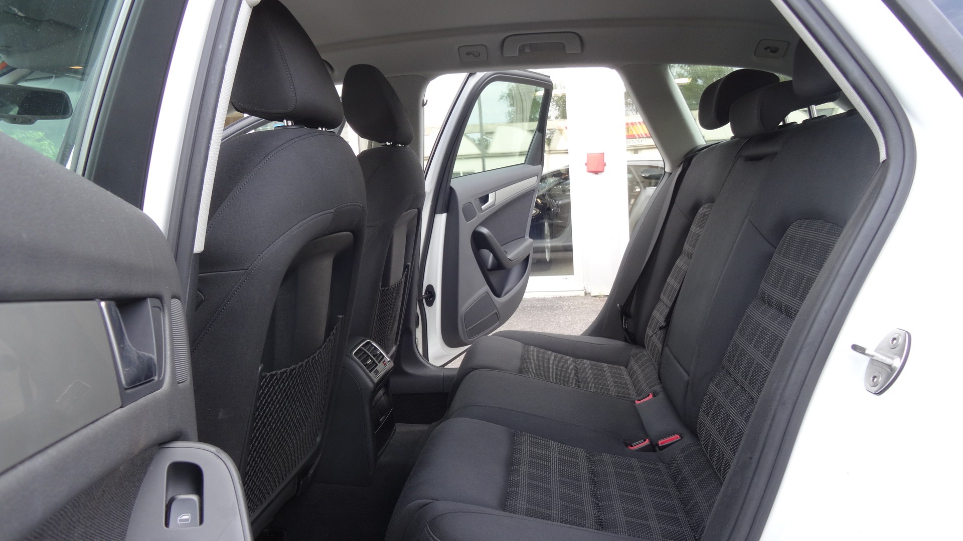 AUDI A4 Avant 2.0 TFSI Style multitronic-image-14