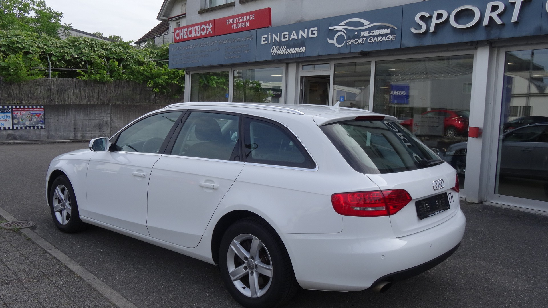 AUDI A4 Avant 2.0 TFSI Style multitronic-image-6