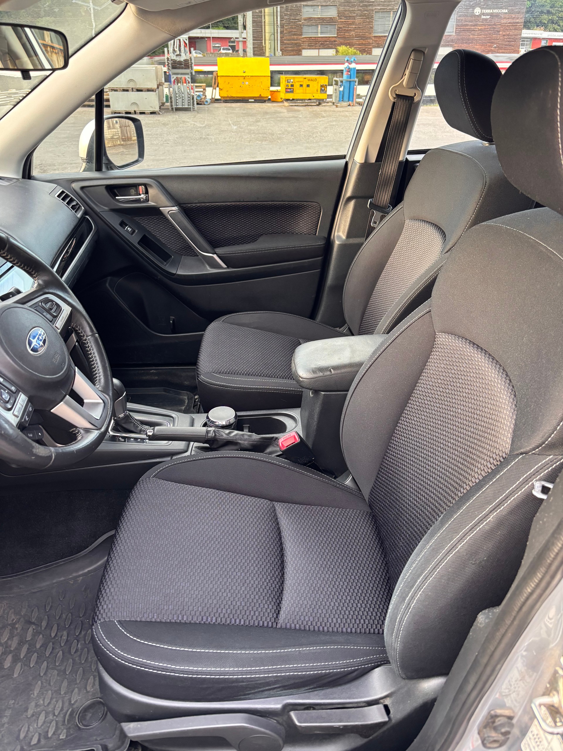SUBARU Forester 2.0D Luxury Lineatronic-image-6