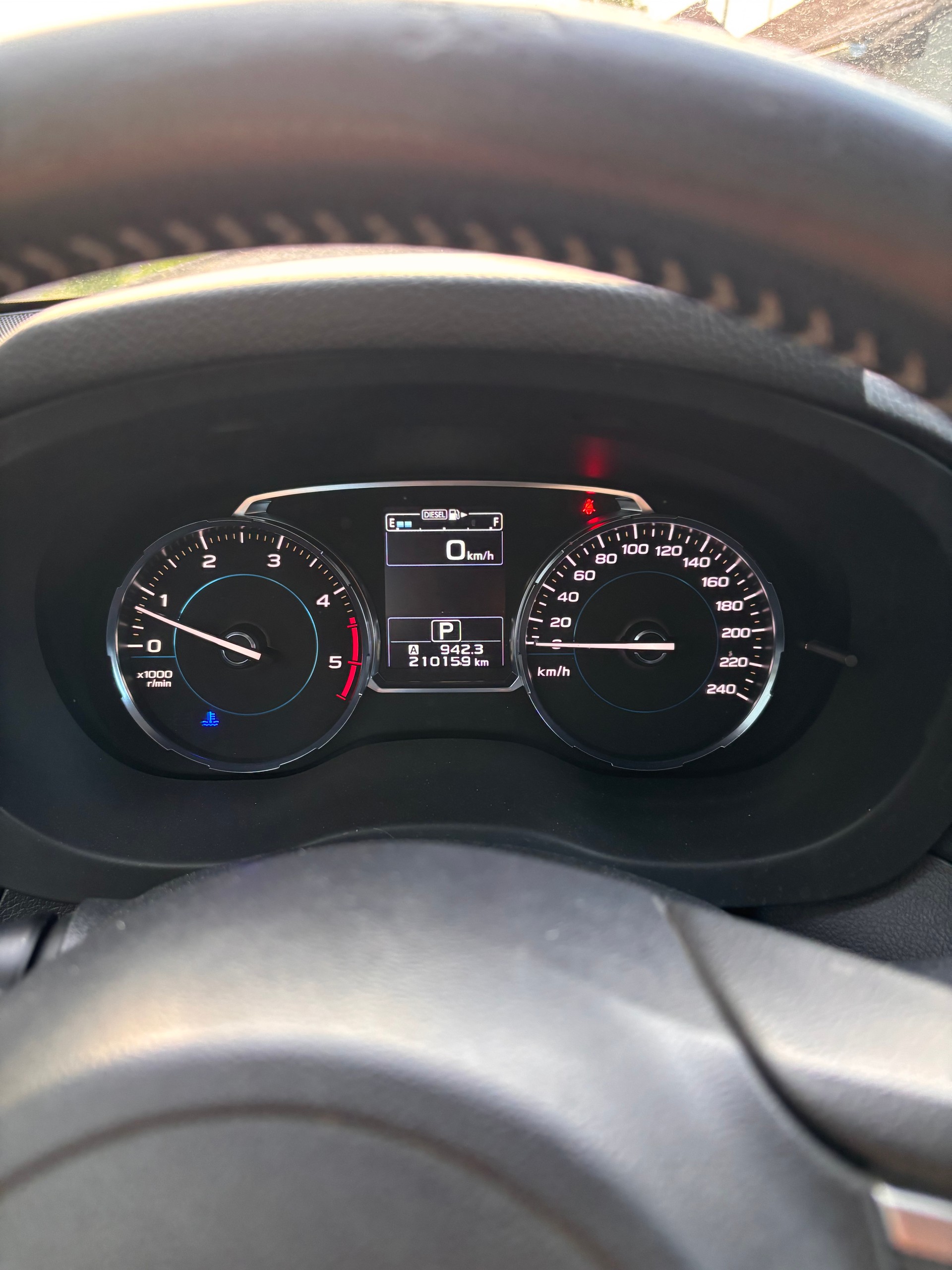 SUBARU Forester 2.0D Luxury Lineatronic-image-10