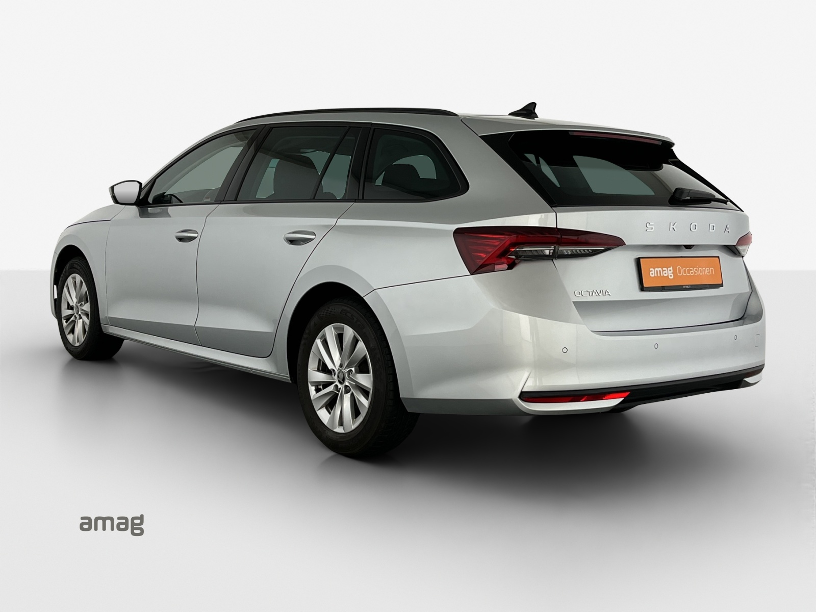 SKODA Octavia Combi 2.0 TDI DSG Selection-image-2