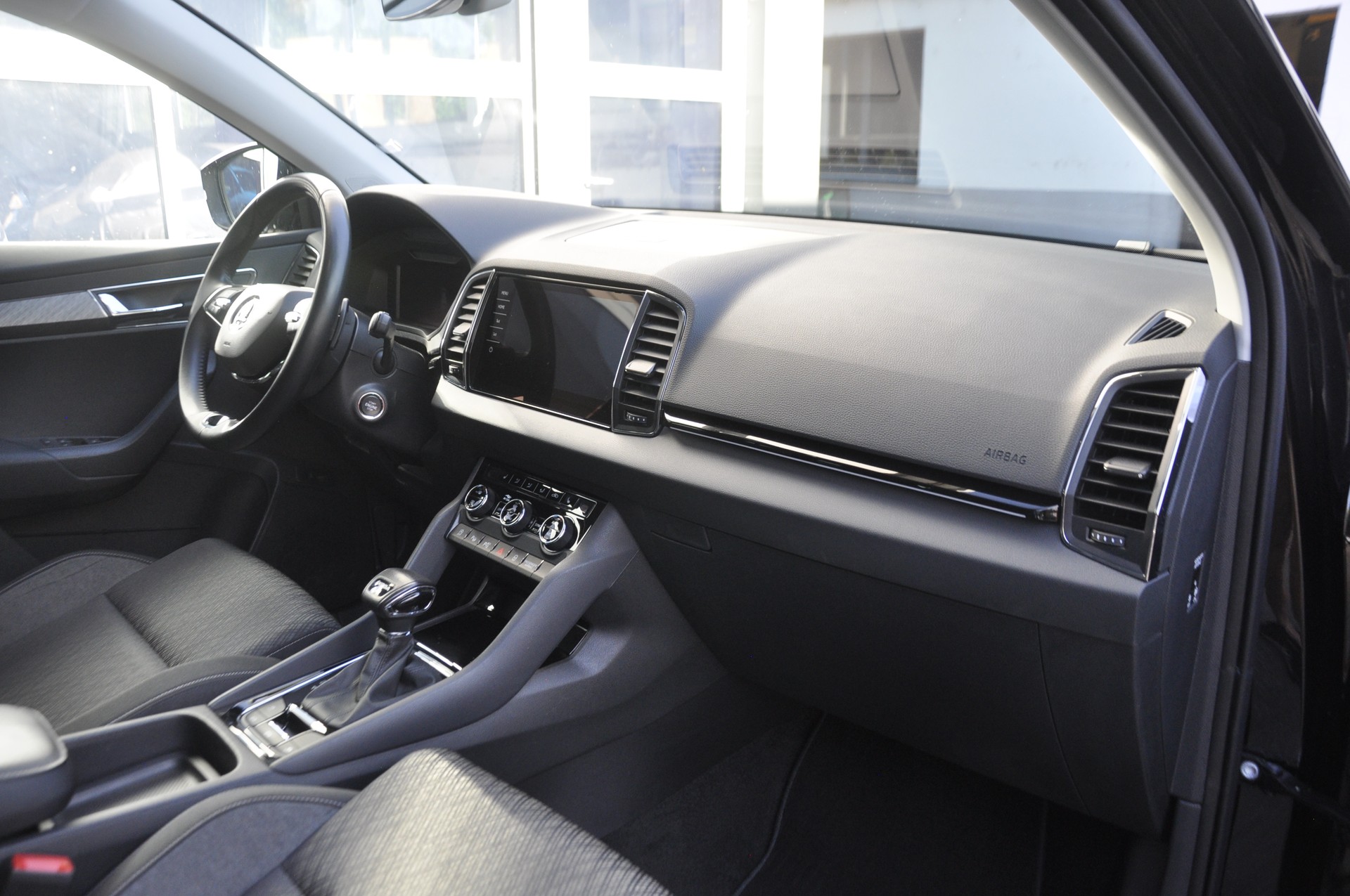 SKODA Karoq 2.0 TDI CR Style 4x4 DSG I Anhängerkupplung-image-6
