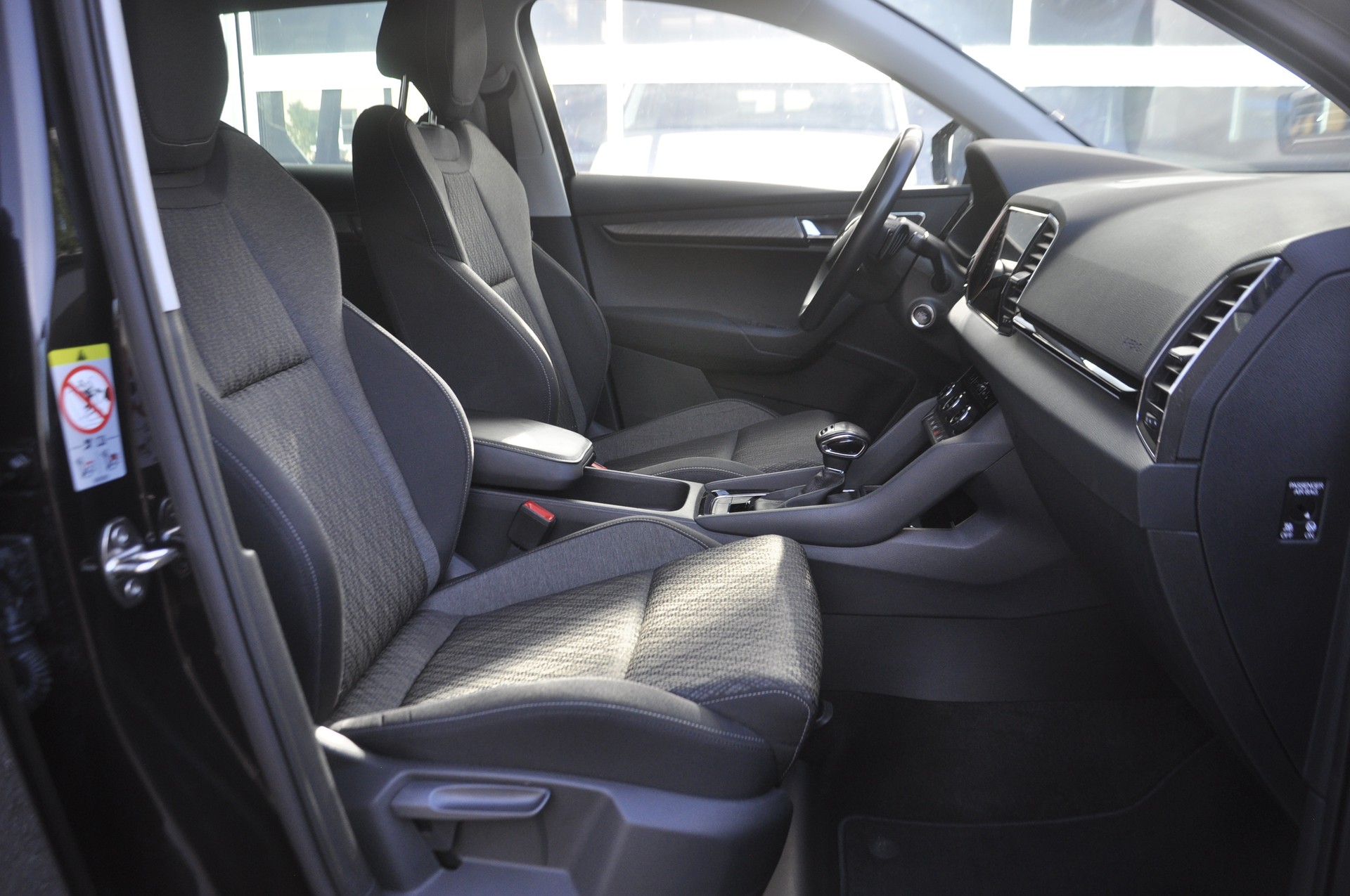 SKODA Karoq 2.0 TDI CR Style 4x4 DSG I Anhängerkupplung-image-7