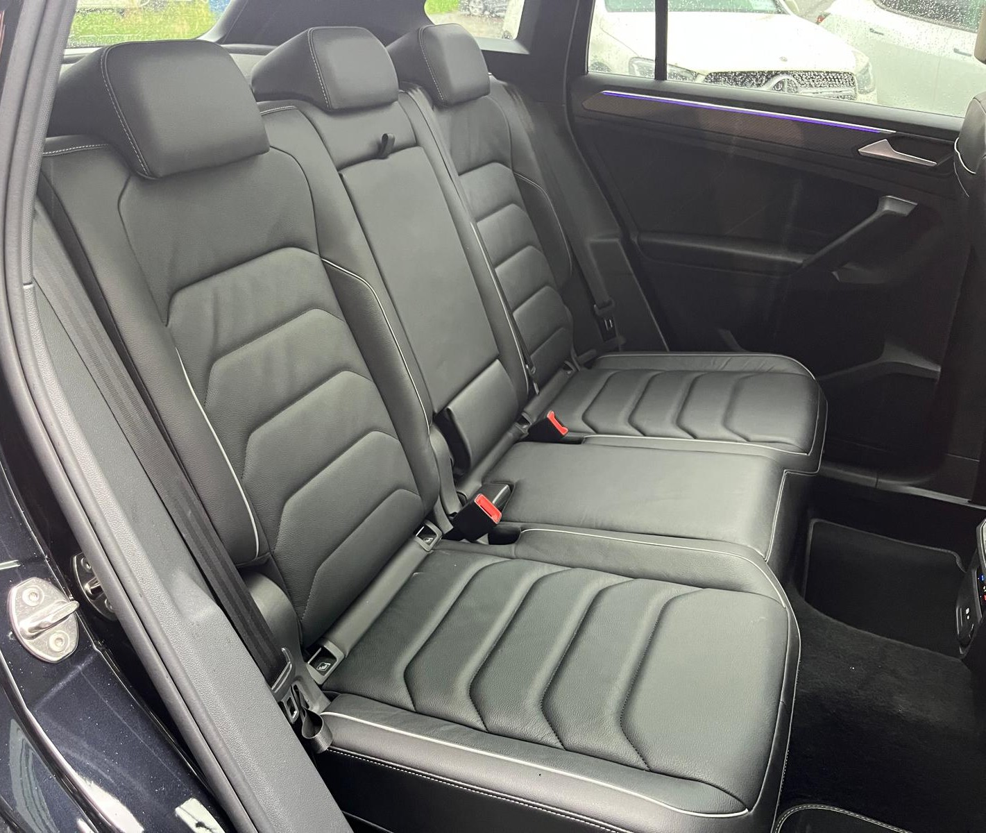VW Tiguan 2.0 TDI SCR R-Line 4Motion DSG-image-12