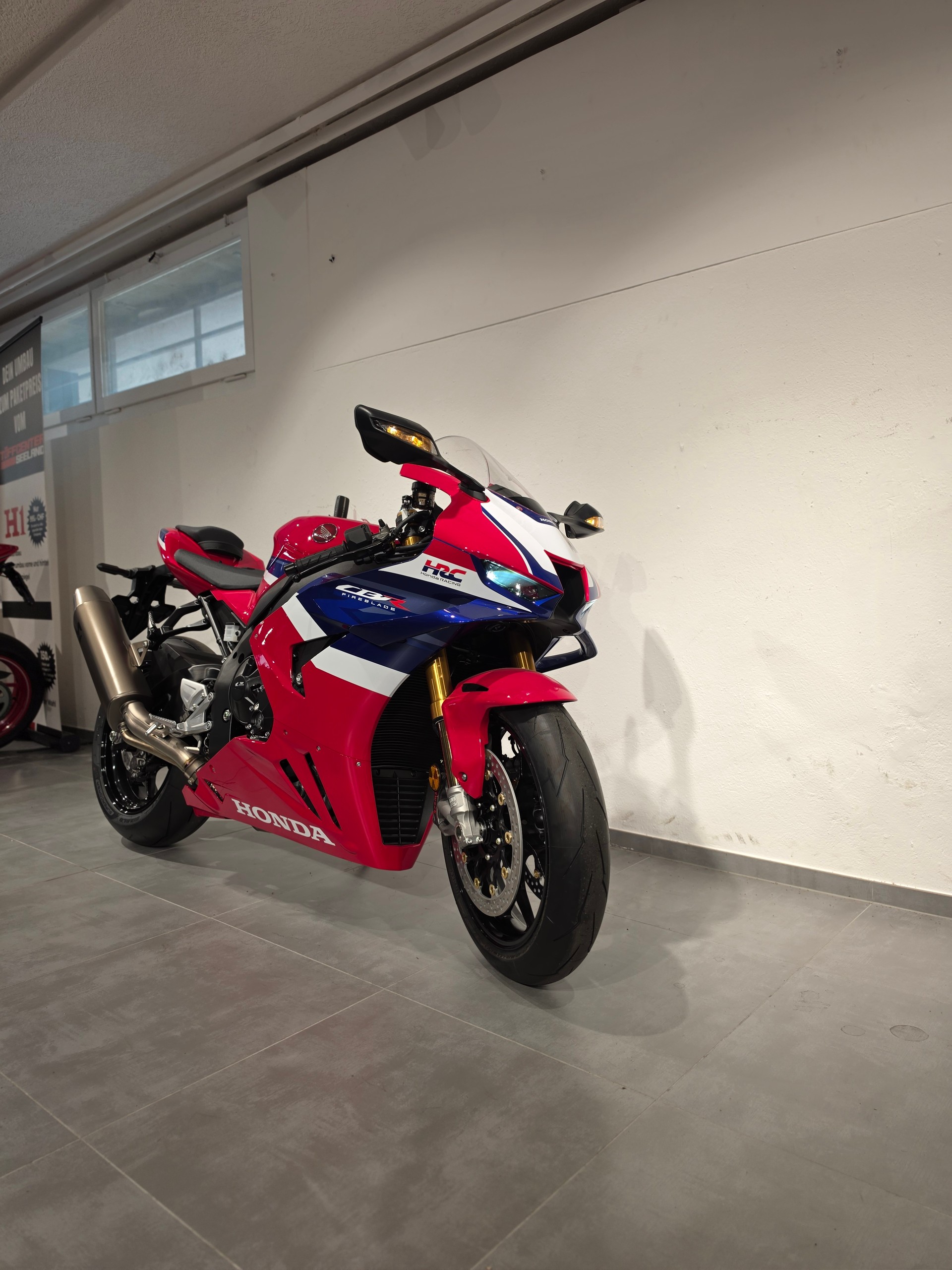 HONDA CBR 1000 RR-R Fireblade SP-showroom-element-1