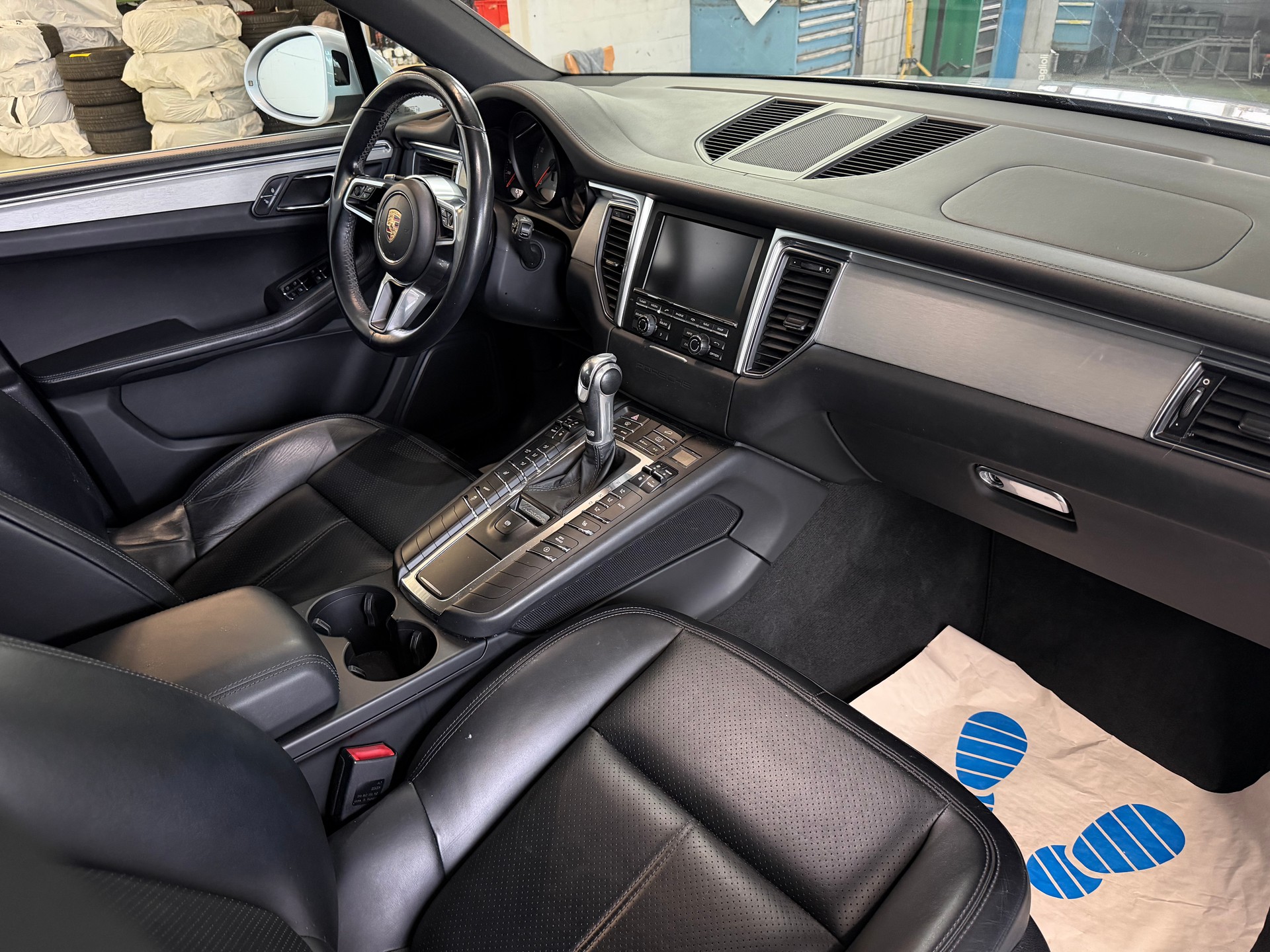 PORSCHE Macan S PDK | CH-Auto | Frisch MFK | AHK 2.3t. | DAB+ | RF-Kamera-image-8