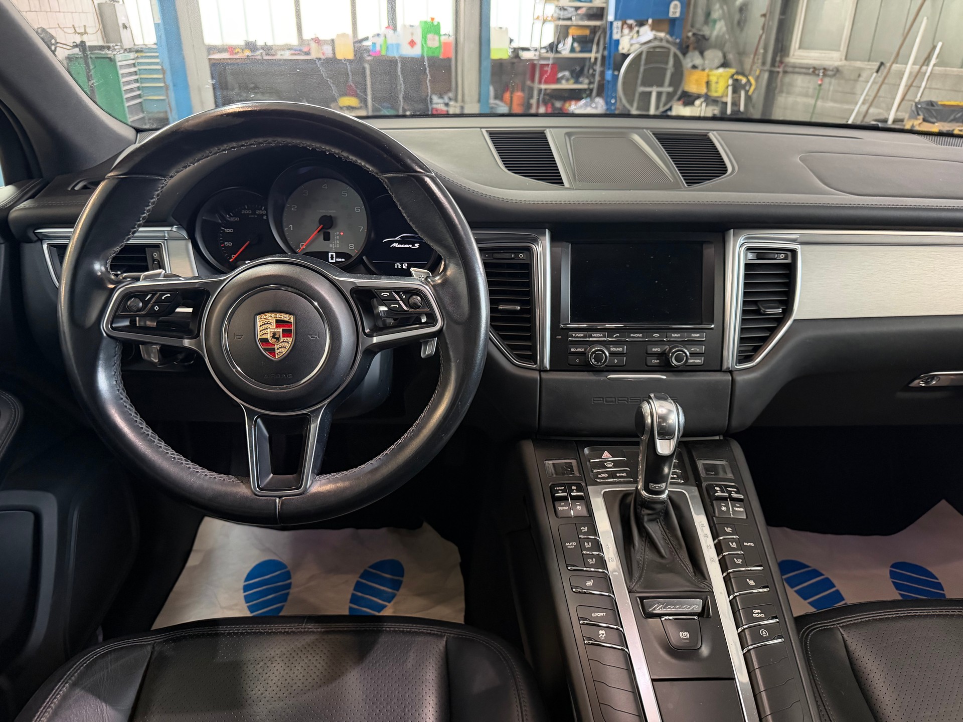 PORSCHE Macan S PDK | CH-Auto | Frisch MFK | AHK 2.3t. | DAB+ | RF-Kamera-image-11