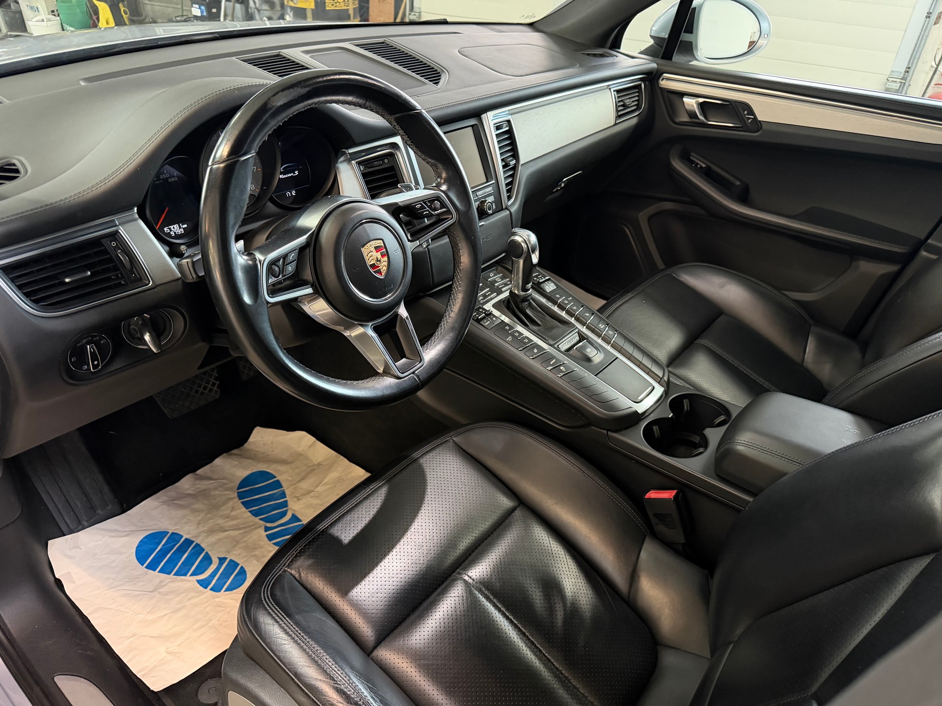 PORSCHE Macan S PDK | CH-Auto | Frisch MFK | AHK 2.3t. | DAB+ | RF-Kamera-image-7
