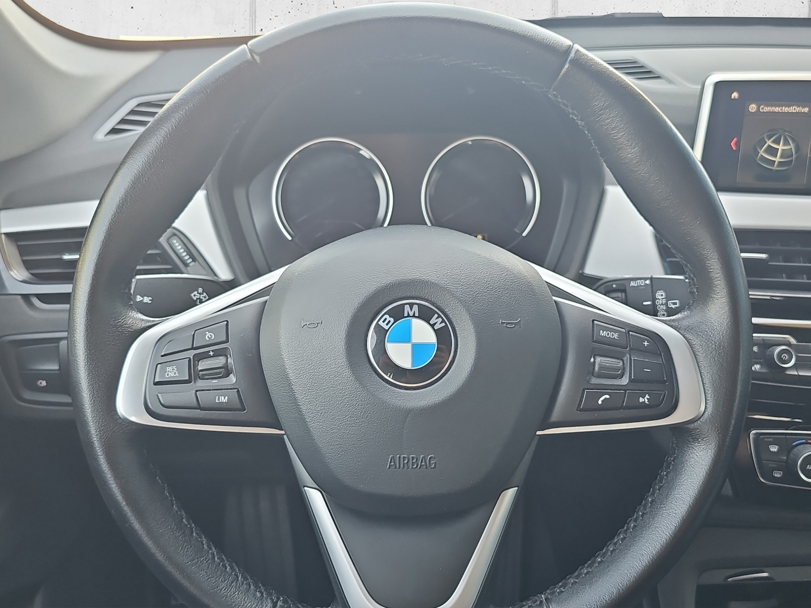 BMW X1 xDrive 25d-image-12