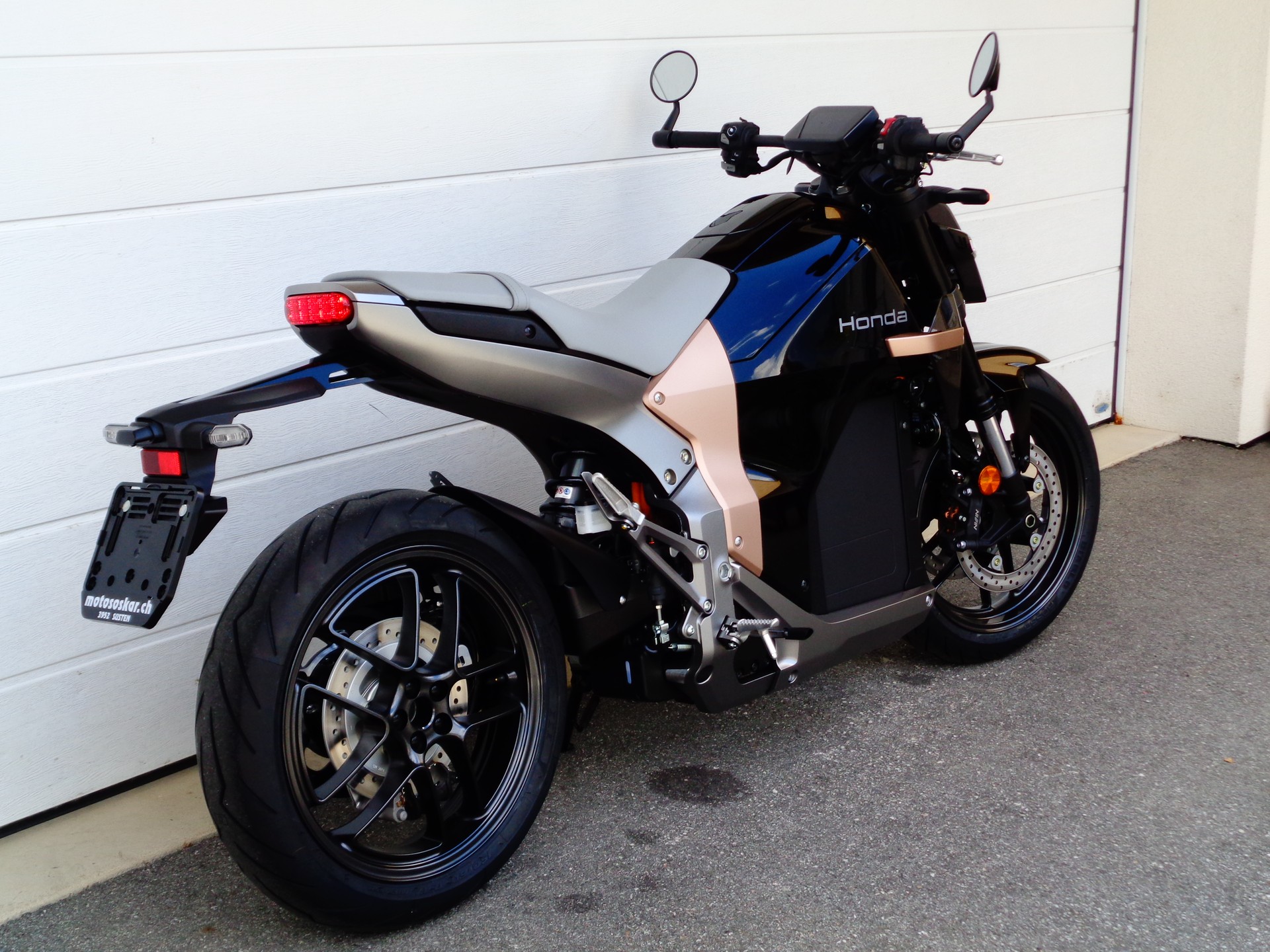 HONDA WN7 WN-7 EVF EVF-e-showroom-element-3