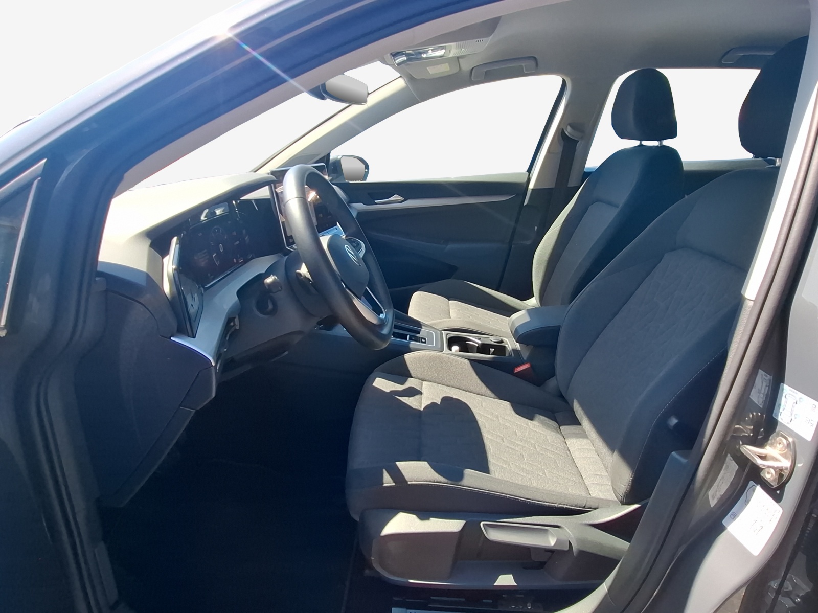 VW Golf Variant 1.5 eTSI mHEV Life DSG-image-7