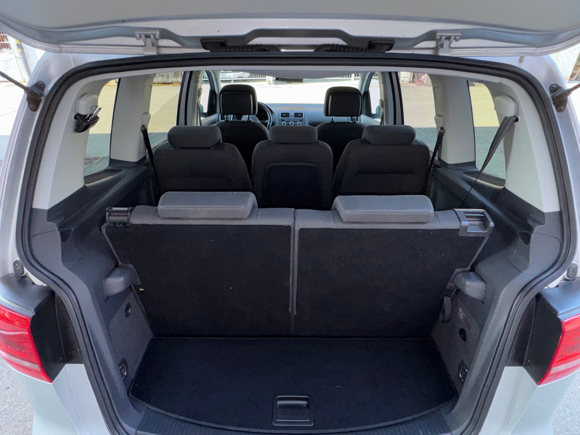 VW Touran 1.4 TSI Comfortline DSG-image-9