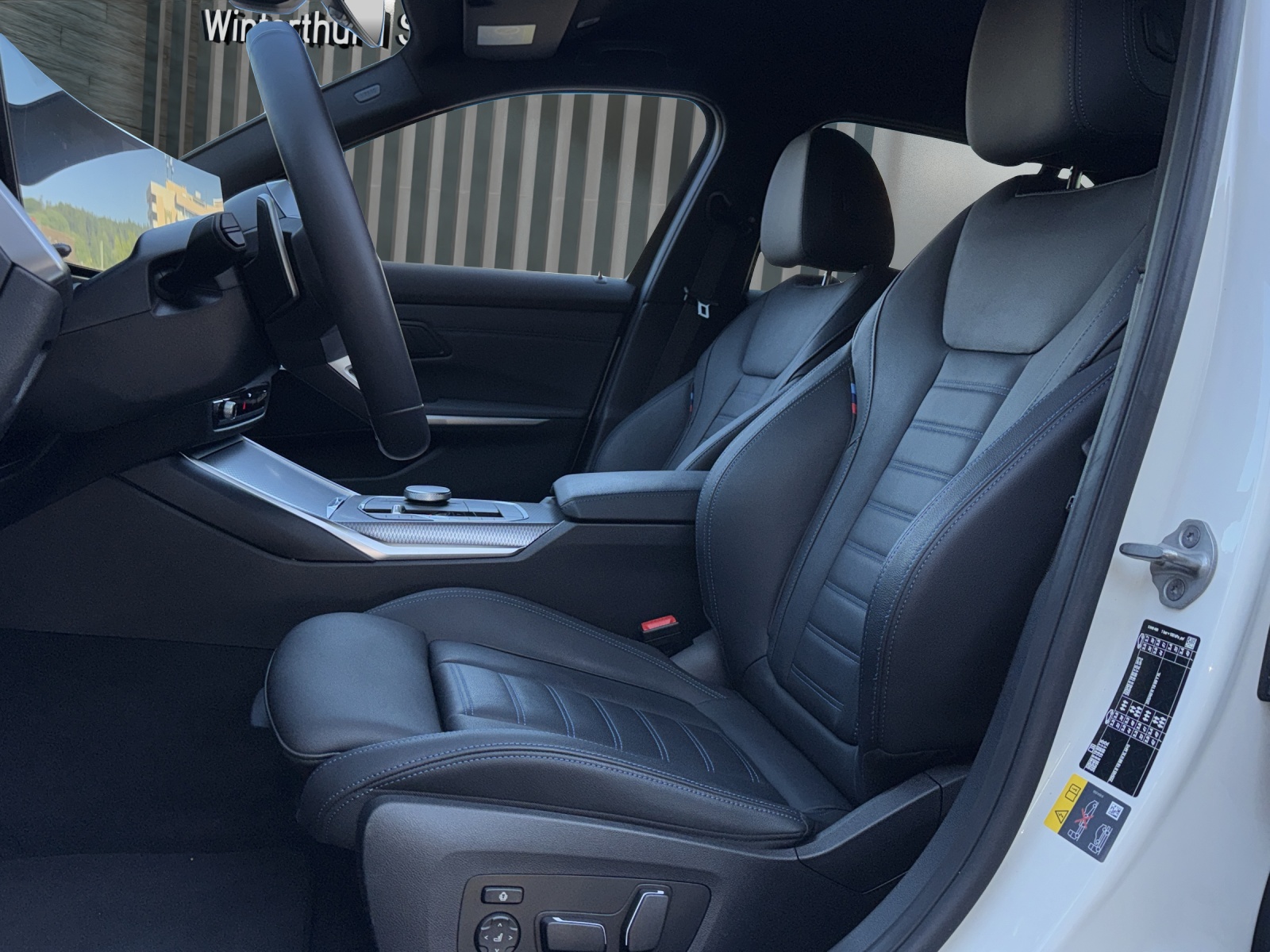BMW 330e xDrive Touring M Sportpaket-image-18