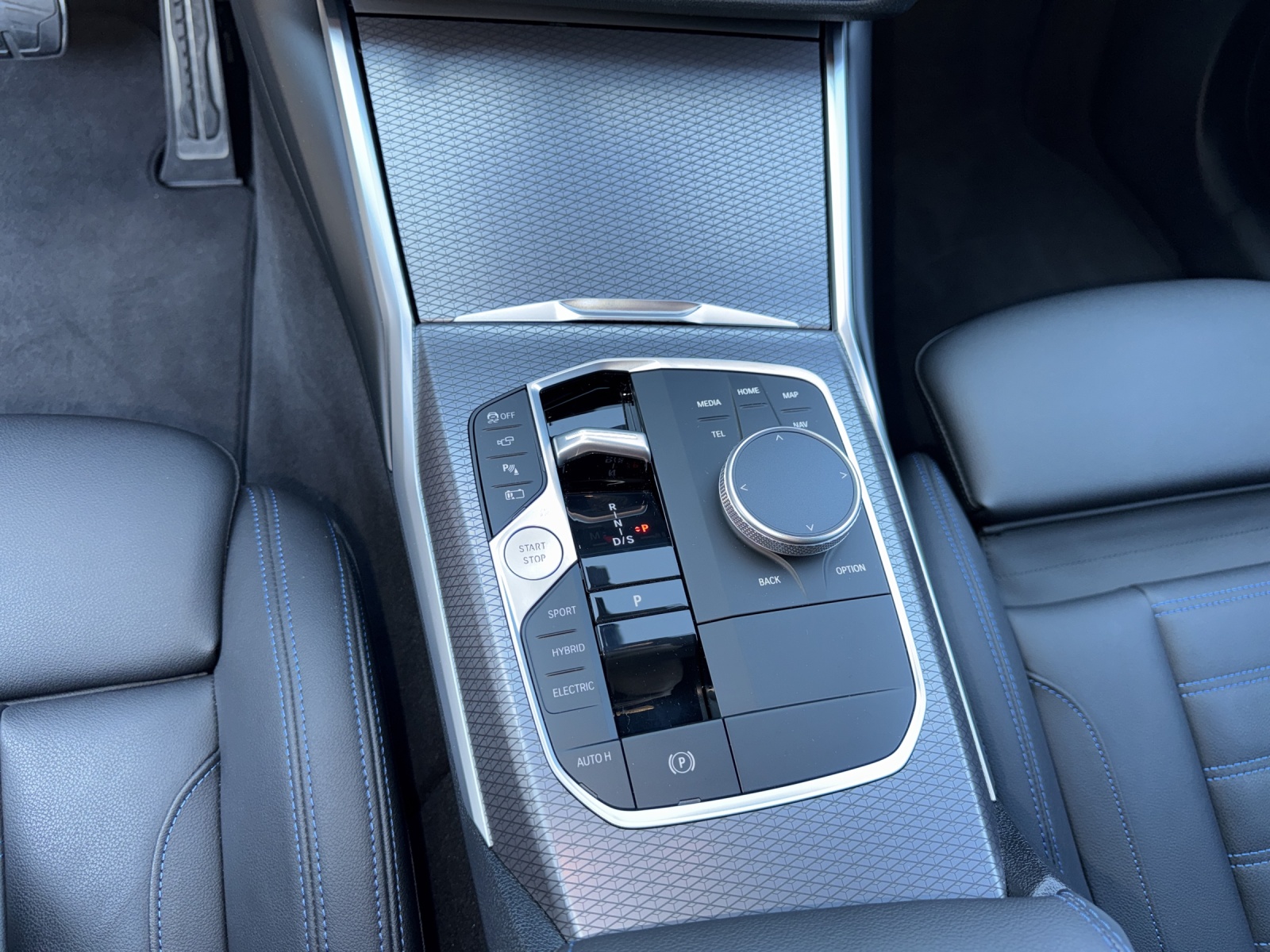 BMW 330e xDrive Touring M Sportpaket-image-14