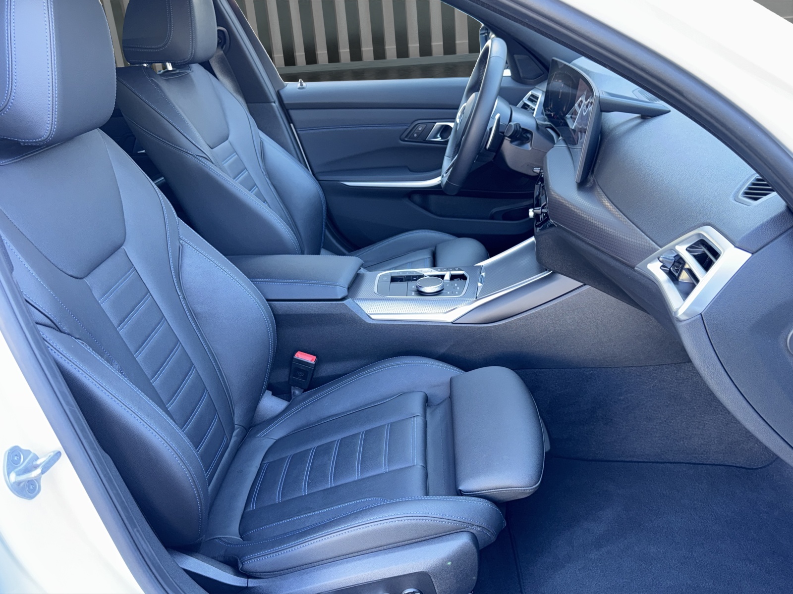 BMW 330e xDrive Touring M Sportpaket-image-19