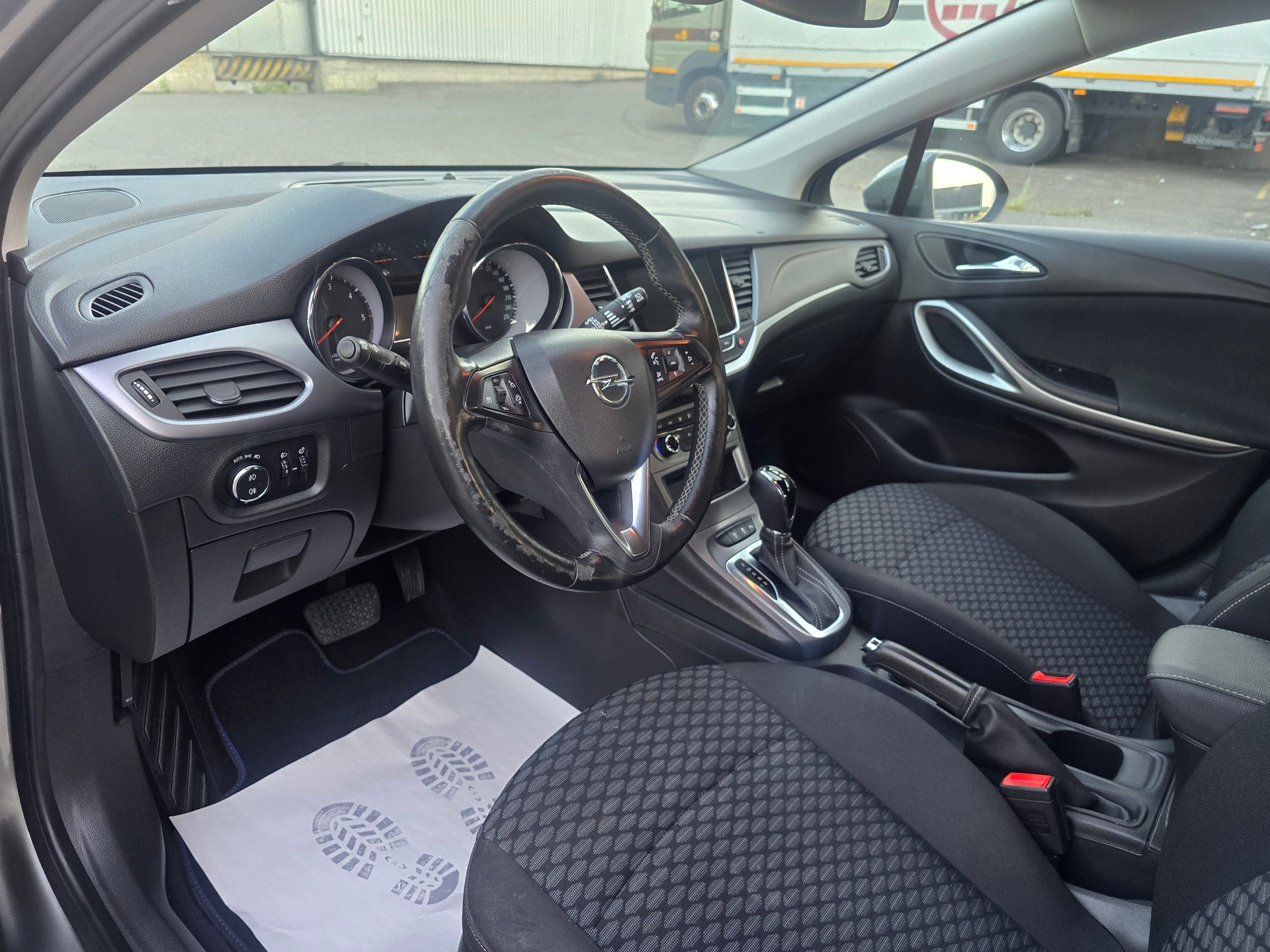 OPEL Astra 1.6 CDTi ecoF Black Edition Automatic-image-10