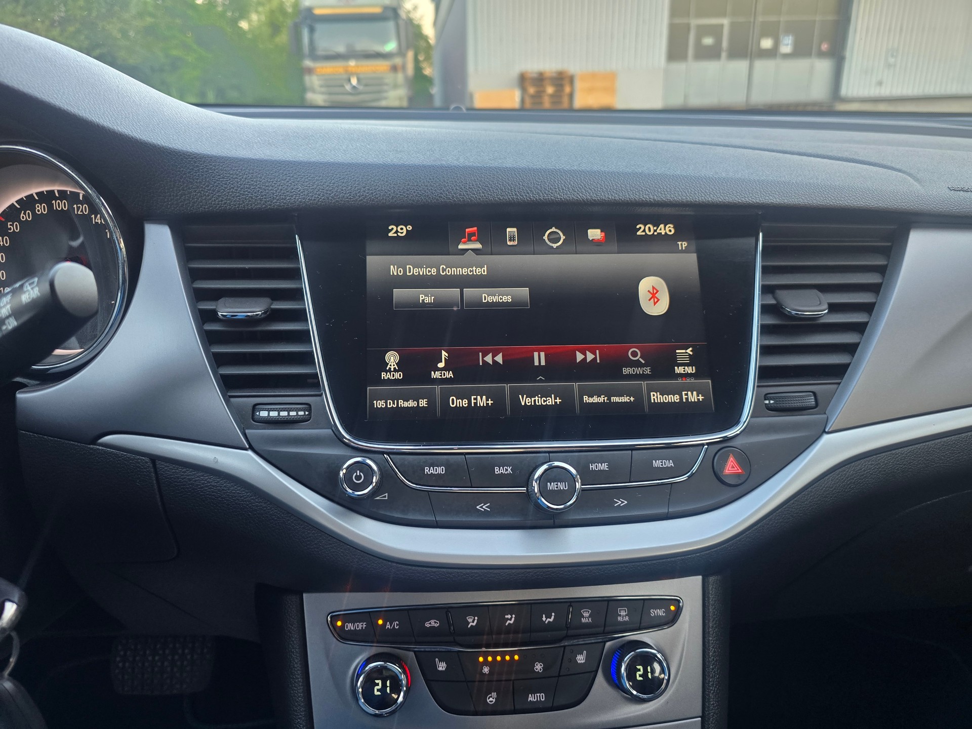 OPEL Astra 1.6 CDTi ecoF Black Edition Automatic-image-16