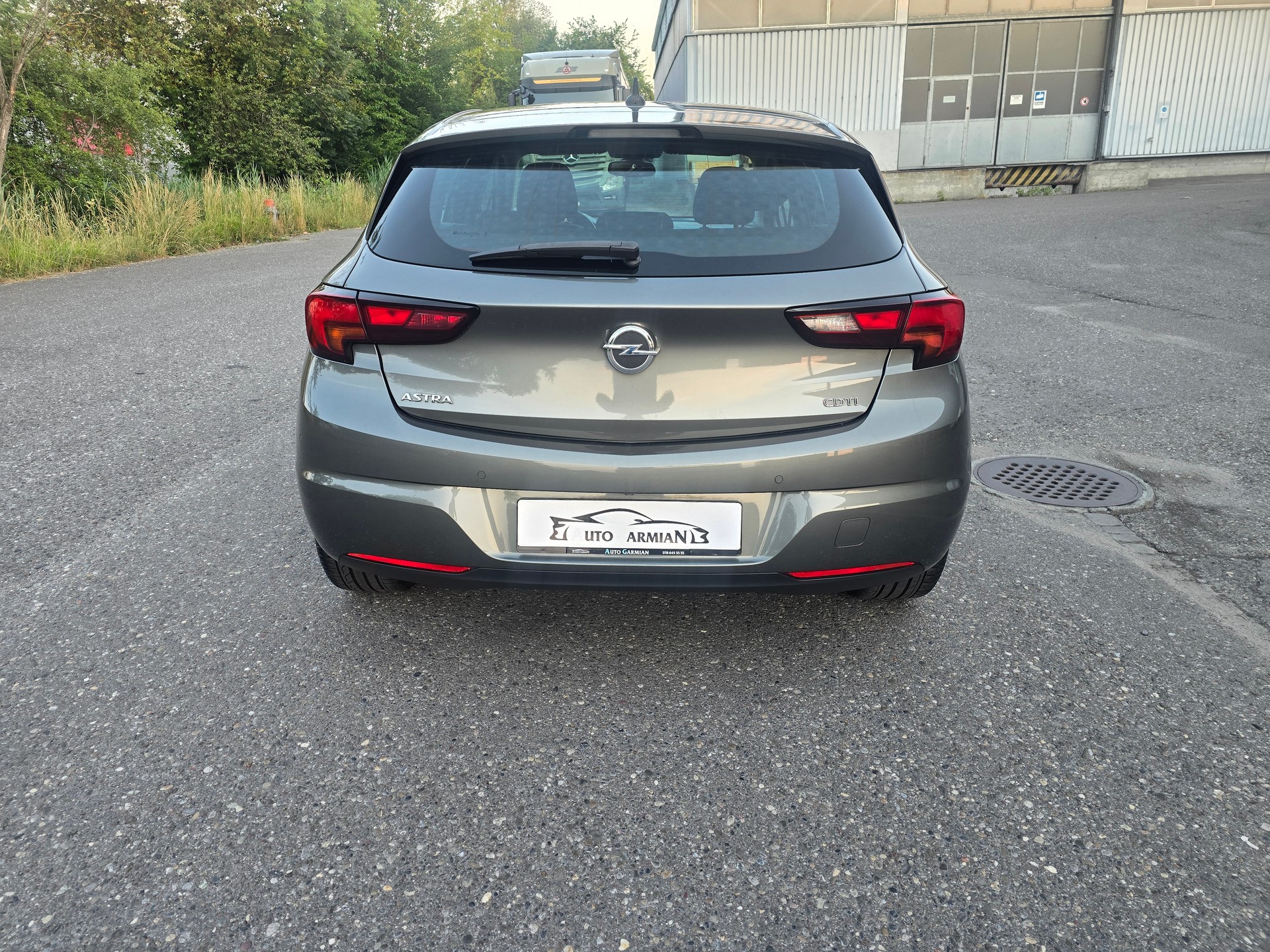 OPEL Astra 1.6 CDTi ecoF Black Edition Automatic-image-3