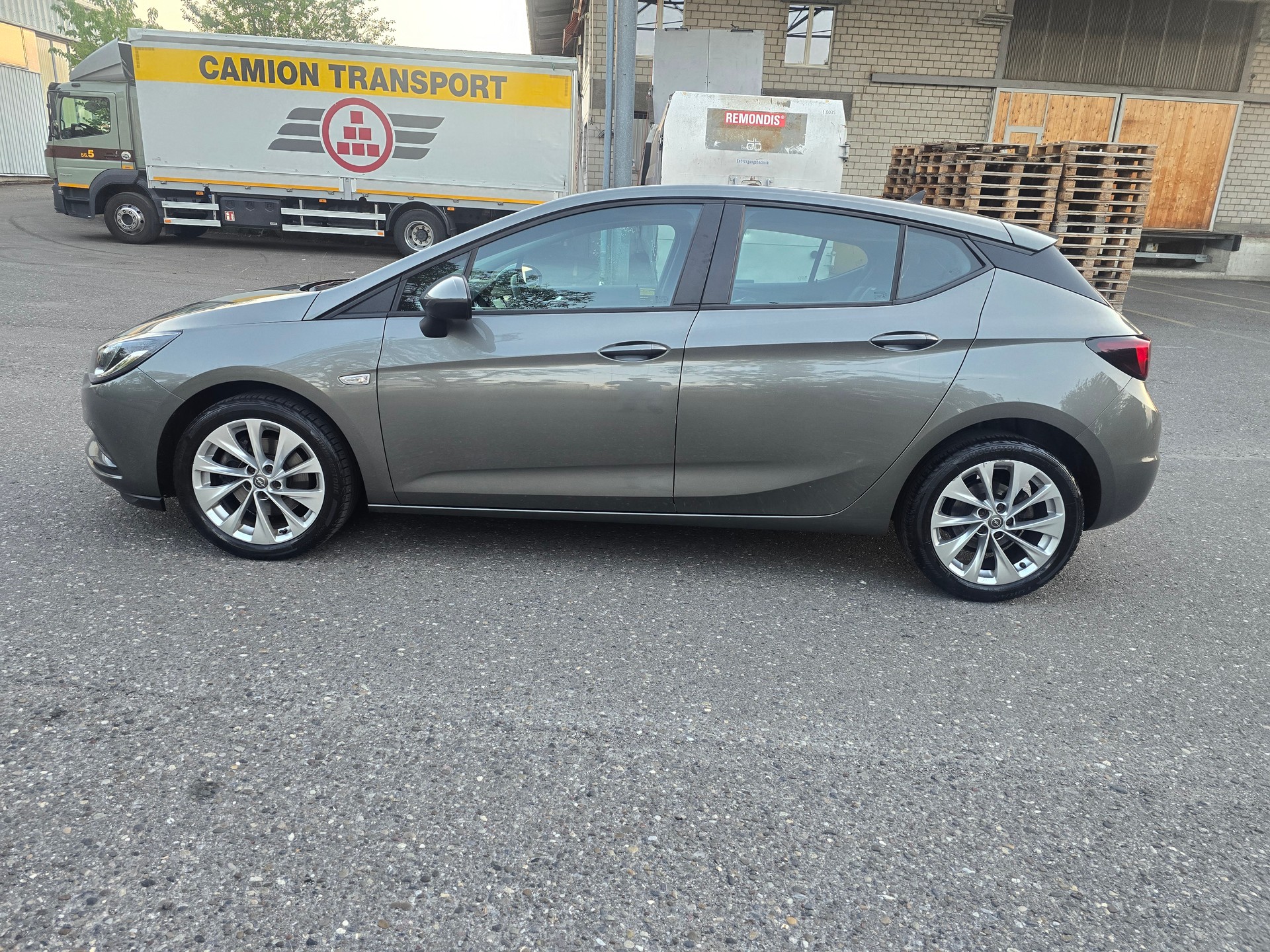 OPEL Astra 1.6 CDTi ecoF Black Edition Automatic-image-8