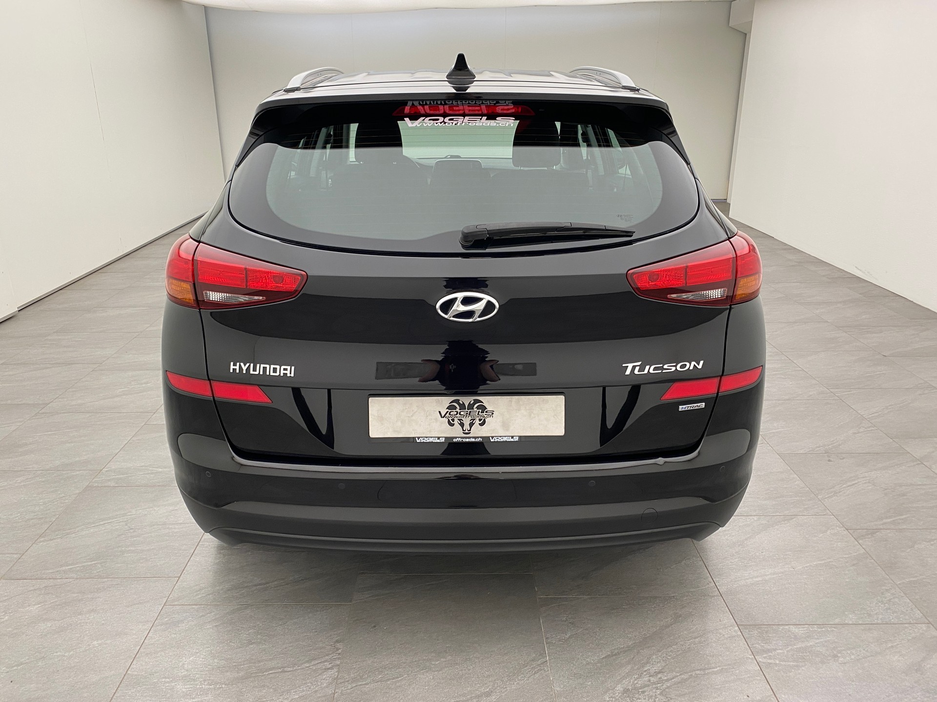 HYUNDAI Tuson 1.6 T-GDI 4WD Automat-image-4