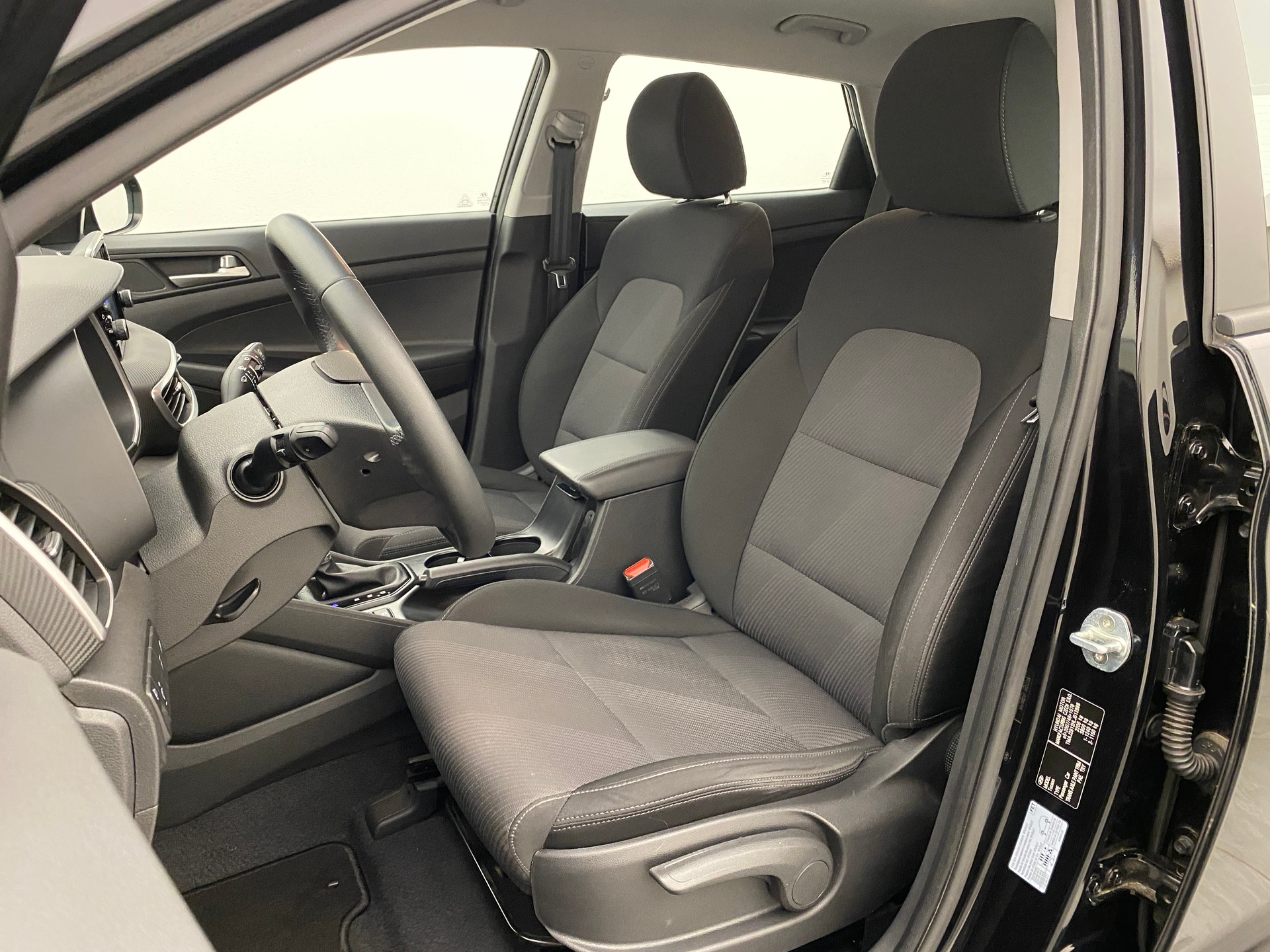 HYUNDAI Tuson 1.6 T-GDI 4WD Automat-image-8