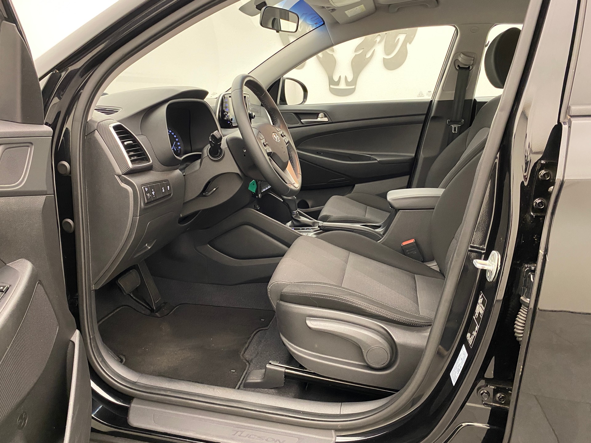 HYUNDAI Tuson 1.6 T-GDI 4WD Automat-image-9