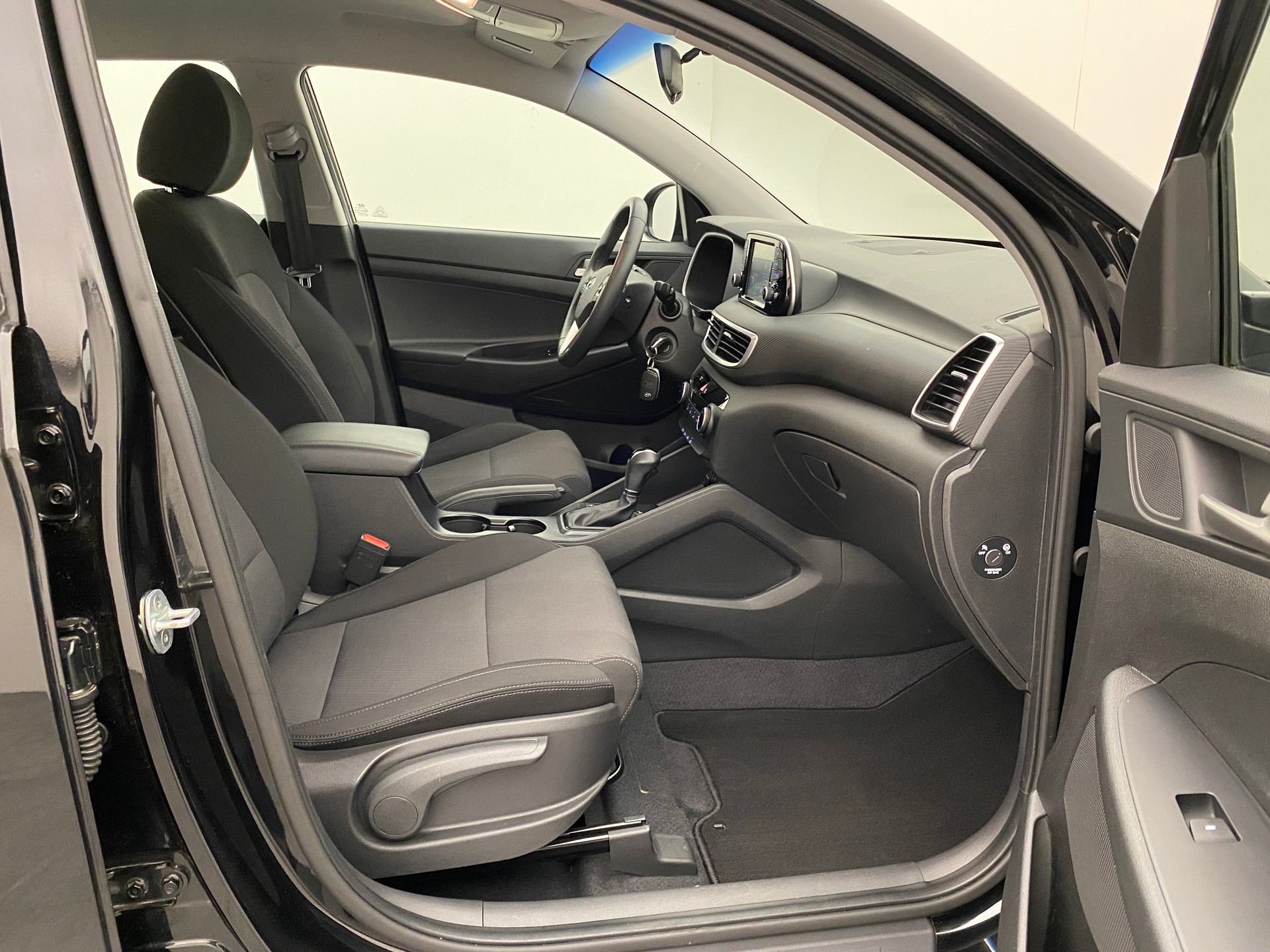 HYUNDAI Tuson 1.6 T-GDI 4WD Automat-image-11